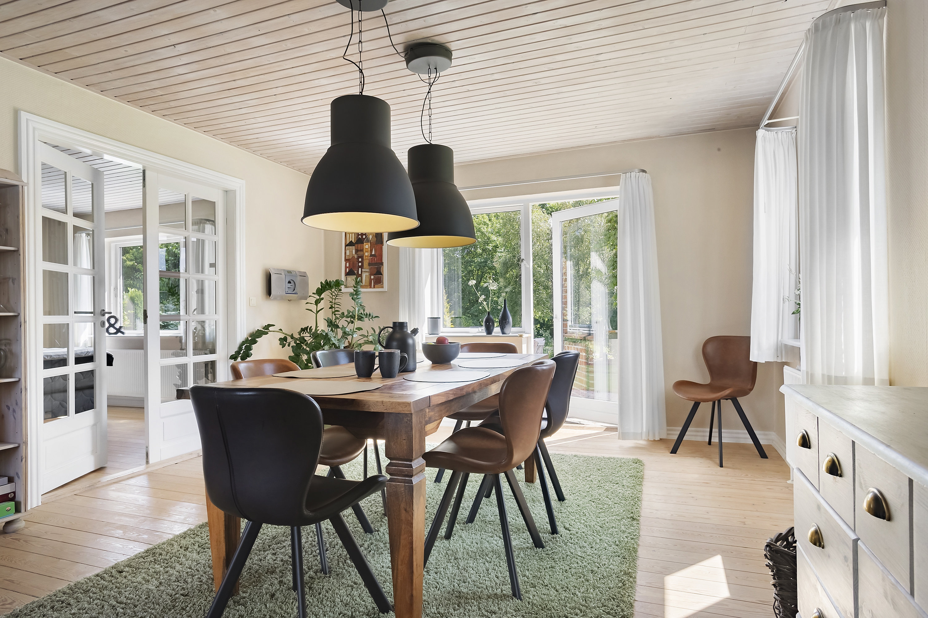 Fremhævet stue billede i fuldskærmstilstand. Billede af Kronborgvej 14, Veerst, 6600 Vejen