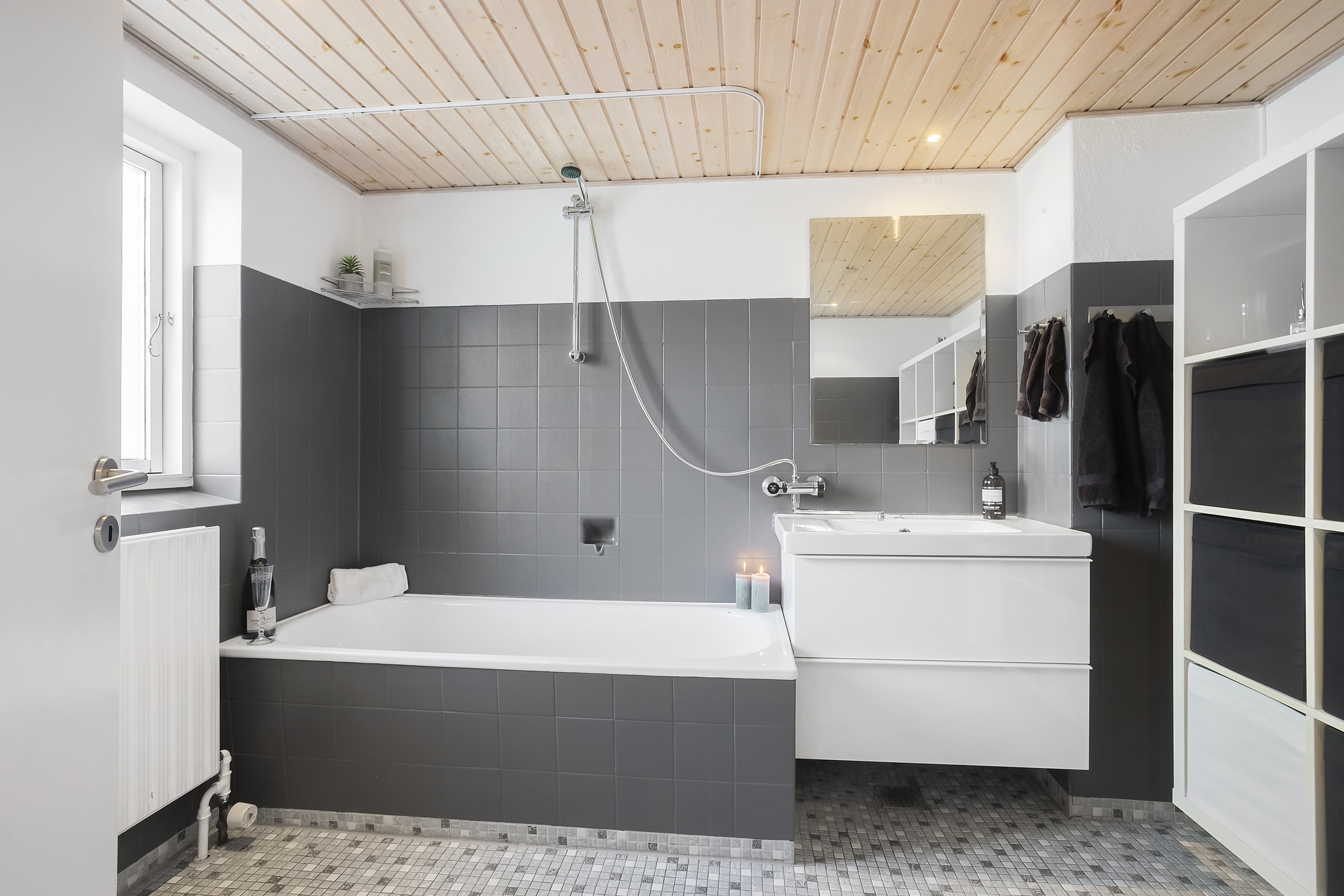 Fremhævet badeværelse billede i fuldskærmstilstand. Billede af Kronborgvej 14, Veerst, 6600 Vejen