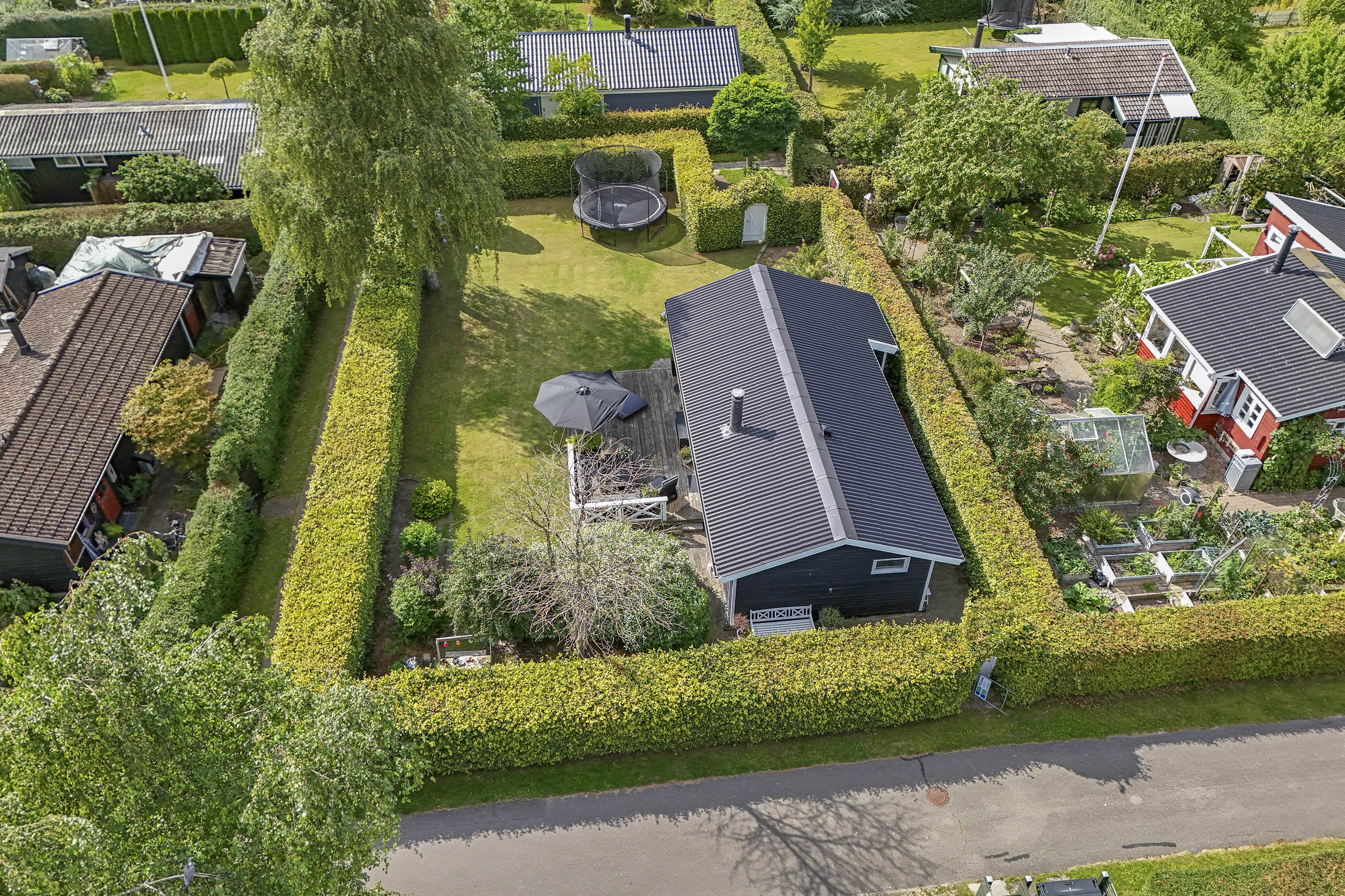 Fremhævet set fra oven billede i fuldskærmstilstand. Billede af Gefionvej 24, 2740 Skovlunde