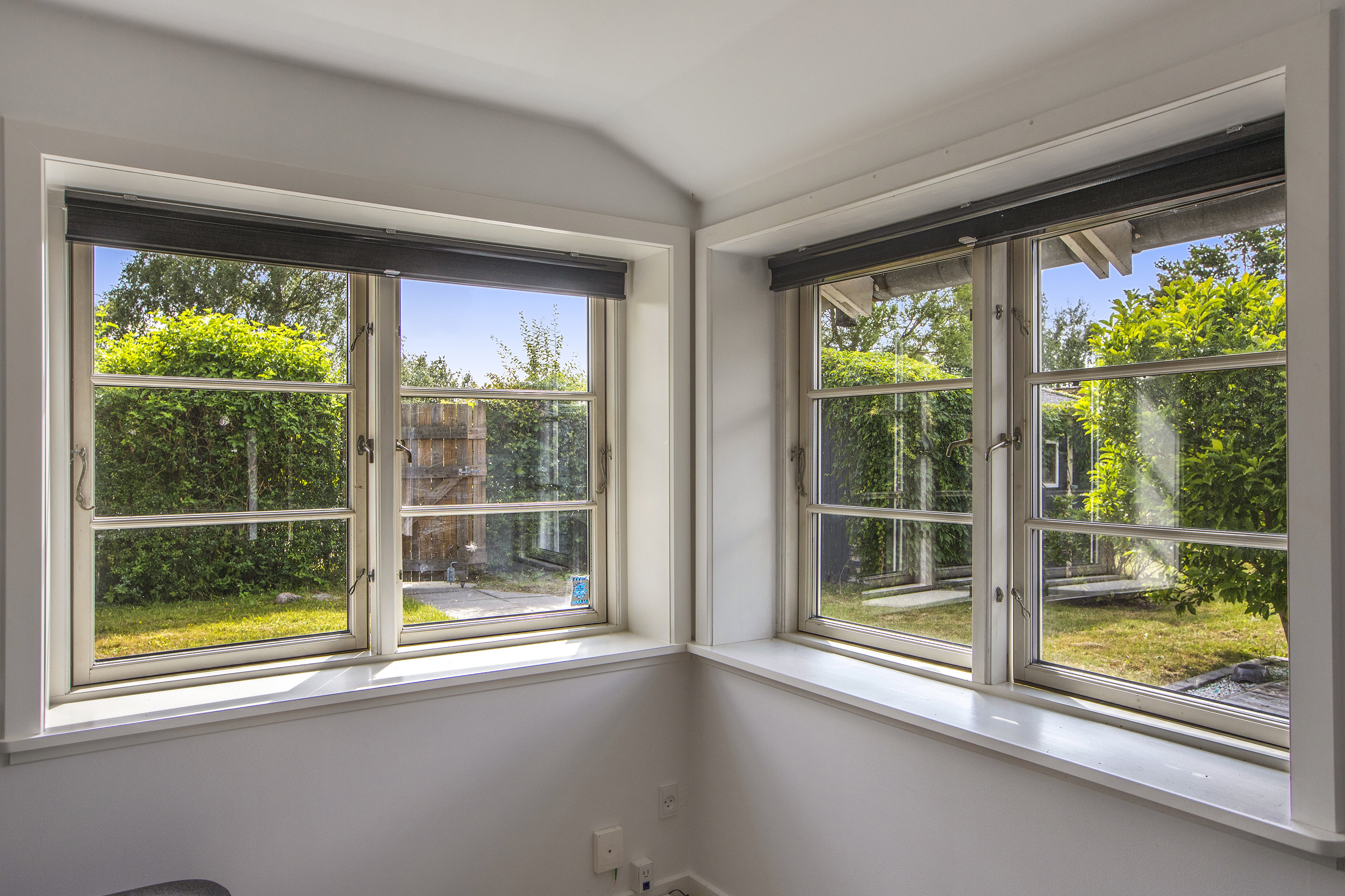 Fremhævet stue billede i fuldskærmstilstand. Billede af Bjarkesvej 1, 2740 Skovlunde