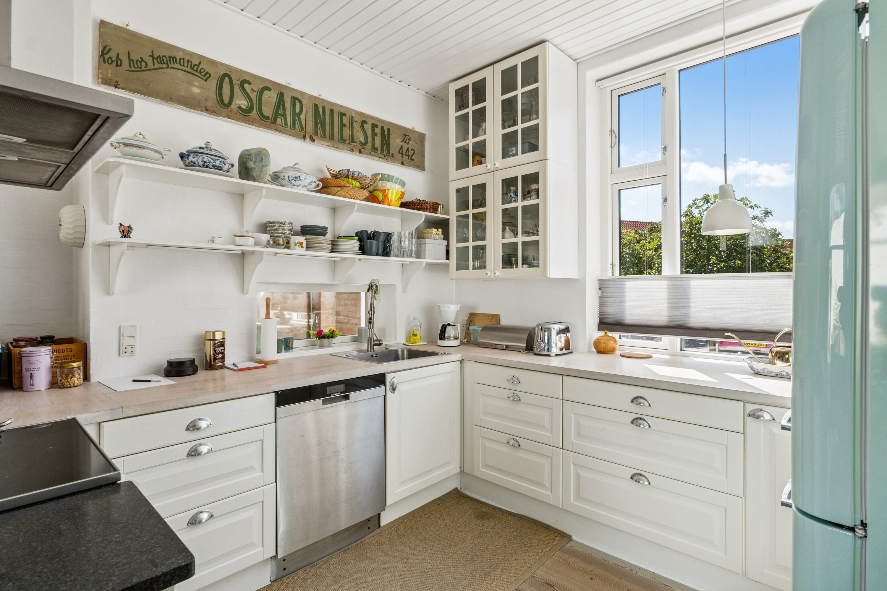 Fremhævet køkken billede i fuldskærmstilstand. Billede af Magstræde 3, Rønne, 3700 Rønne