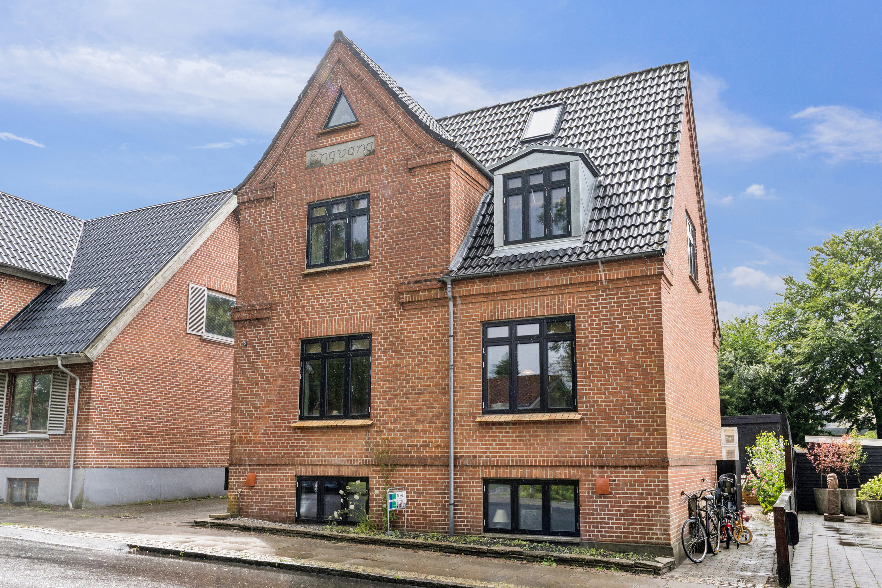 Fremhævet set fra vejen billede i fuldskærmstilstand. Billede af Enghavevej 5, 7430 Ikast