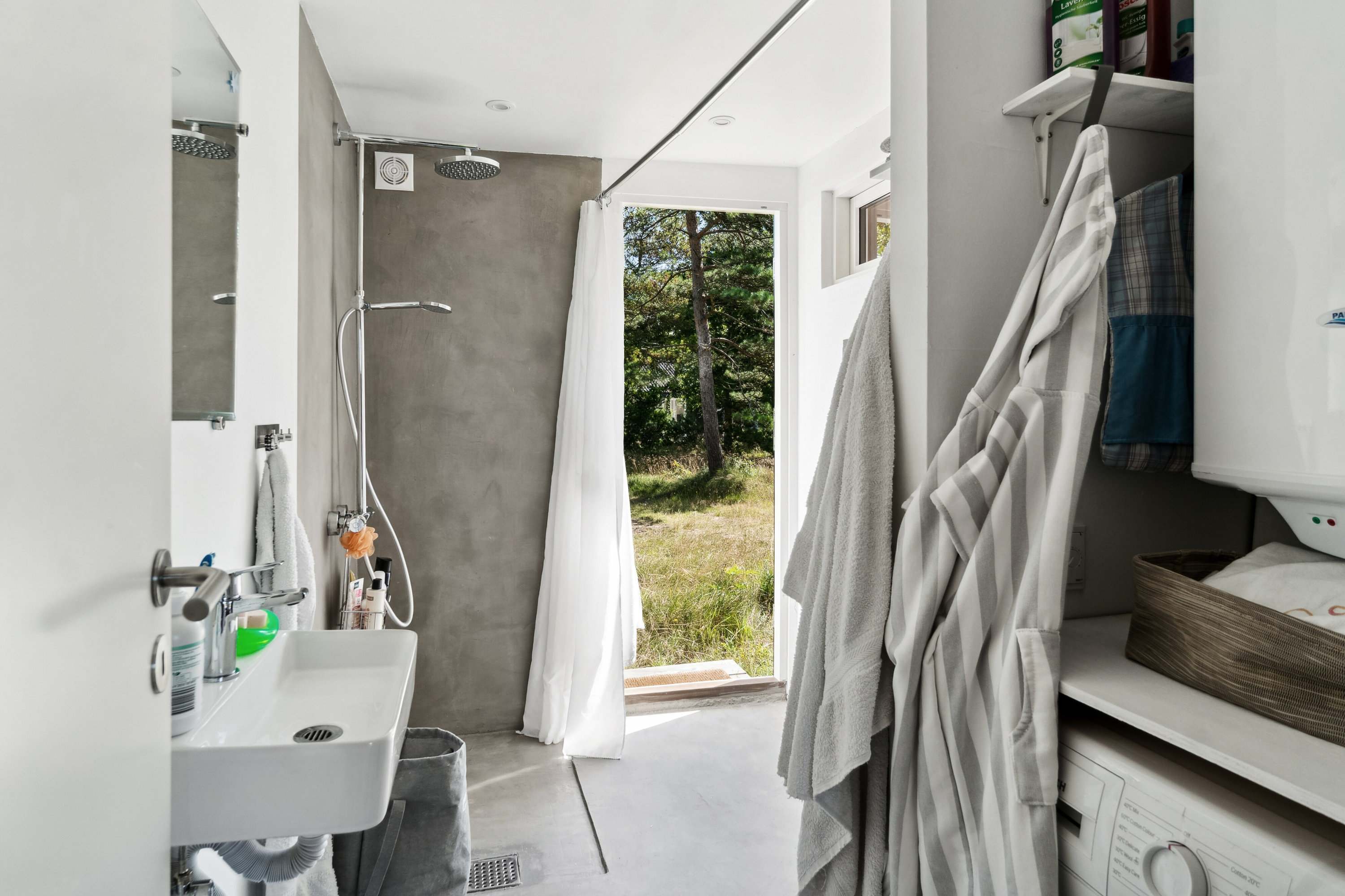 Fremhævet badeværelse billede i fuldskærmstilstand. Billede af Lysholmparken 53, Gudmindrup Lyng, 4573 Højby