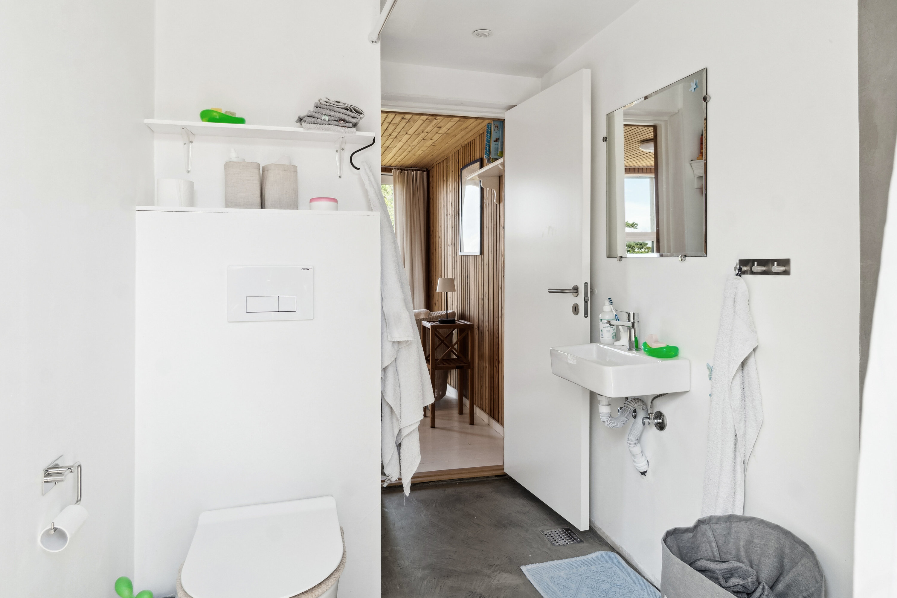 Fremhævet badeværelse billede i fuldskærmstilstand. Billede af Lysholmparken 53, Gudmindrup Lyng, 4573 Højby