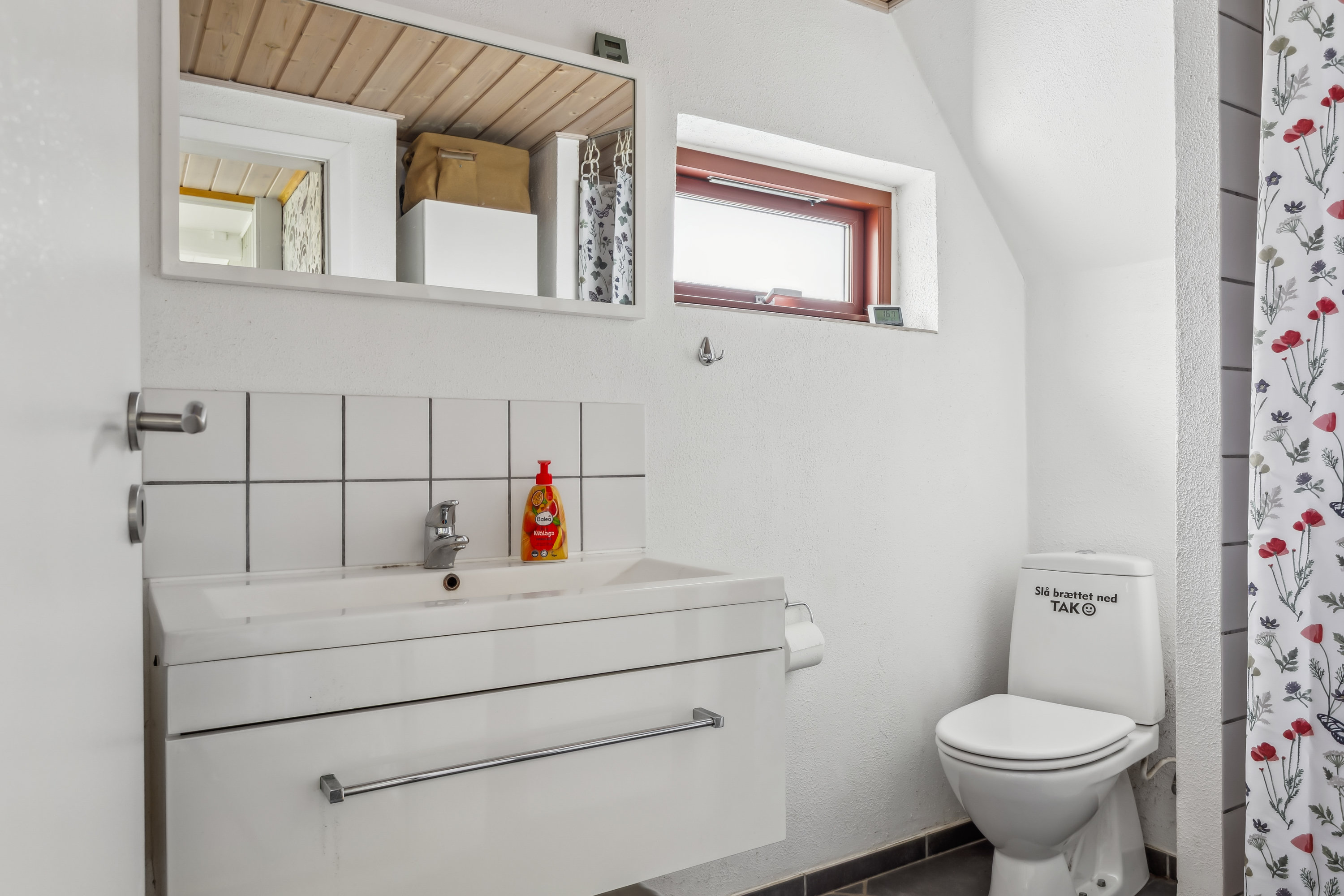 Fremhævet badeværelse billede i fuldskærmstilstand. Billede af Ostrupvej 3, 4295 Stenlille