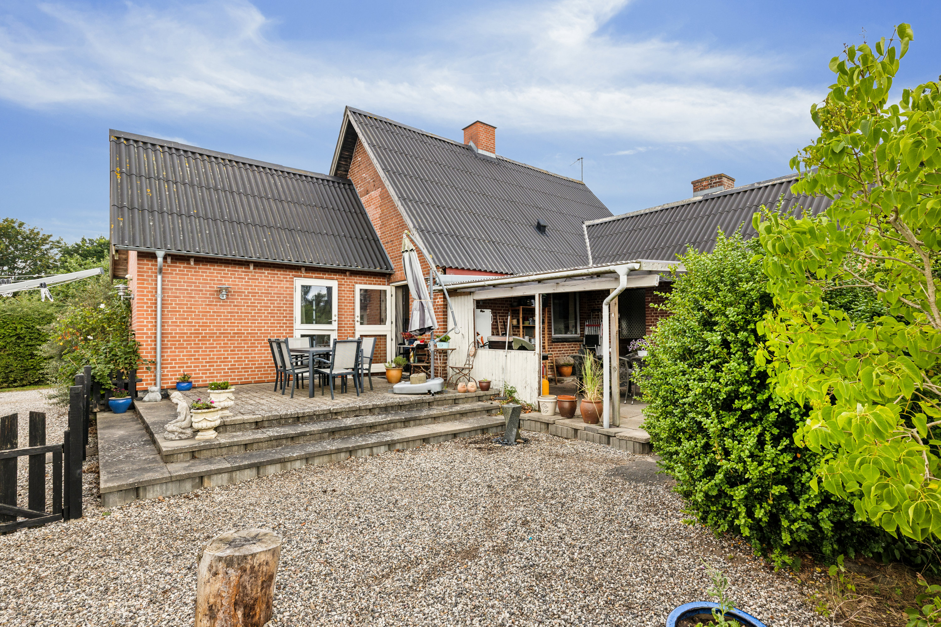 Fremhævet ejendom 1 billede i fuldskærmstilstand. Billede af Nauhøjvej 12, Rostved, 8410 Rønde