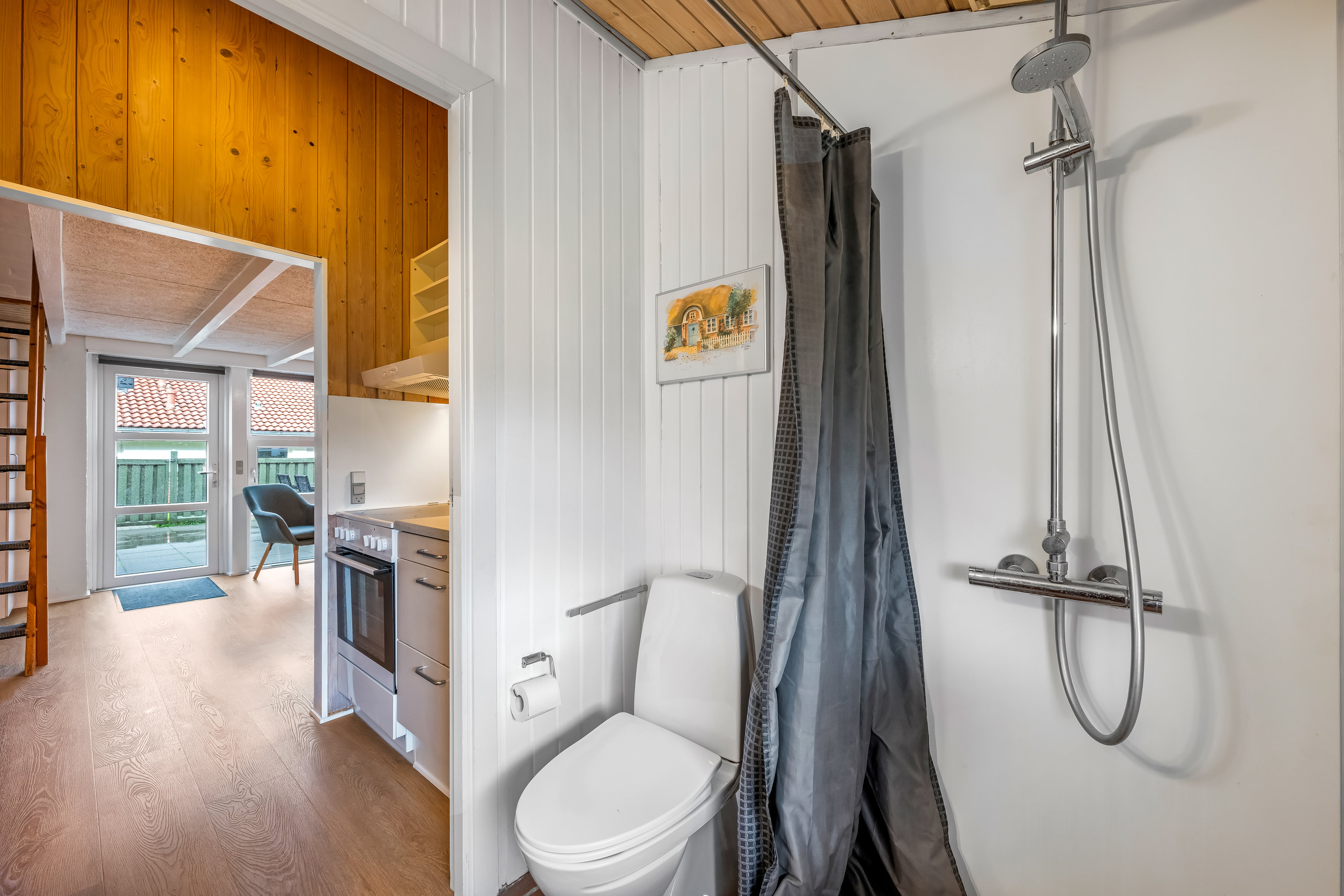 Fremhævet badeværelse billede i fuldskærmstilstand. Billede af Kirkehøjvej 38J, N3., Bork Havn, 6893 Hemmet