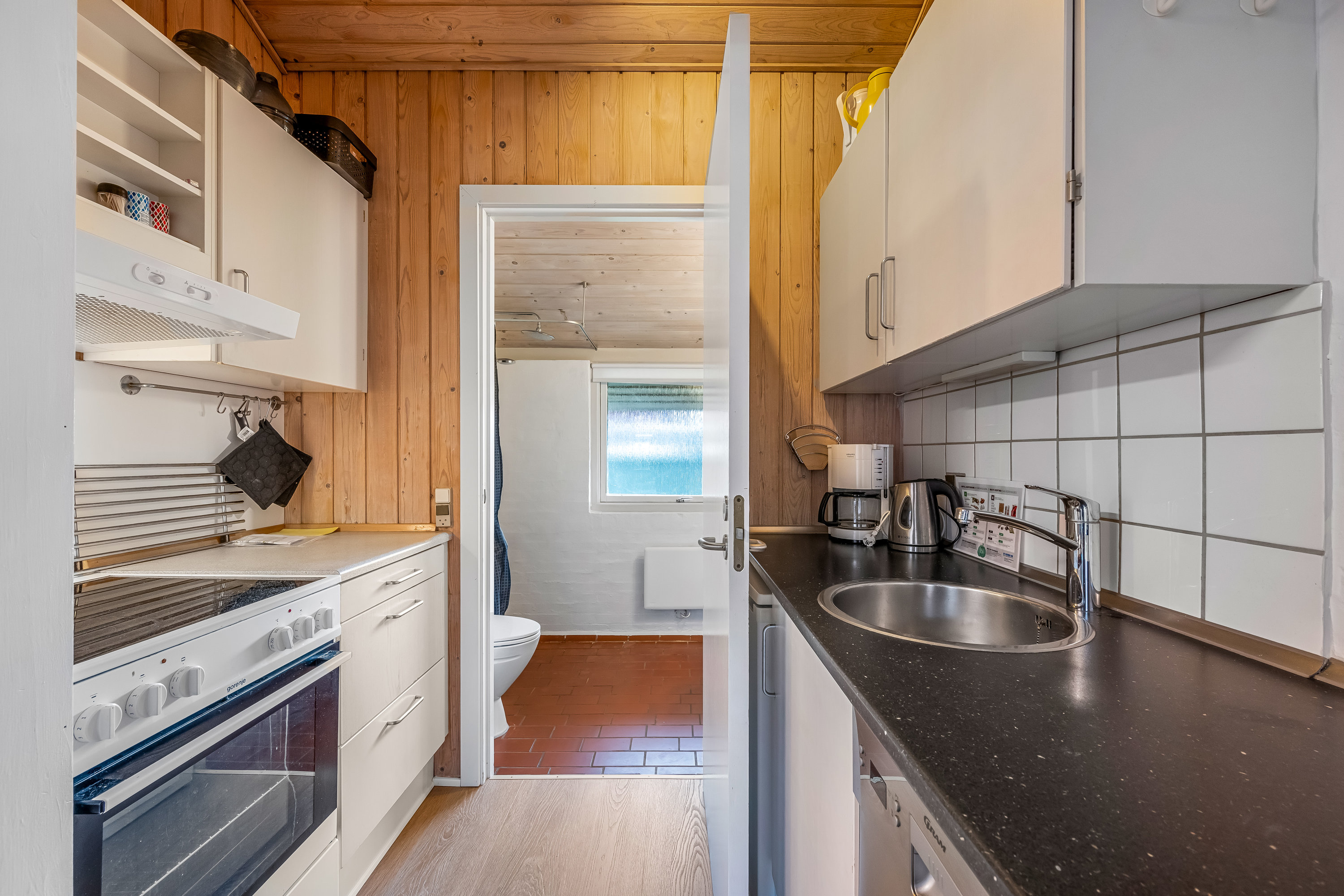 Fremhævet køkken billede i fuldskærmstilstand. Billede af Kirkehøjvej 38J, N3., Bork Havn, 6893 Hemmet