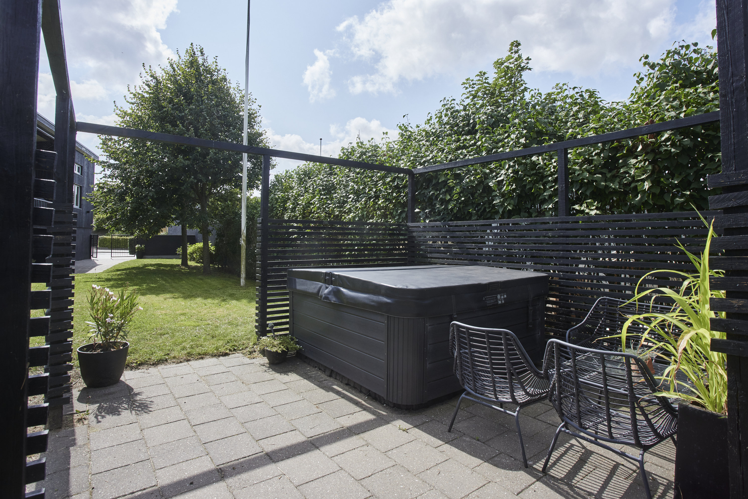 Fremhævet terrasse billede i fuldskærmstilstand. Billede af Vroldvej 144, Vrold, 8660 Skanderborg