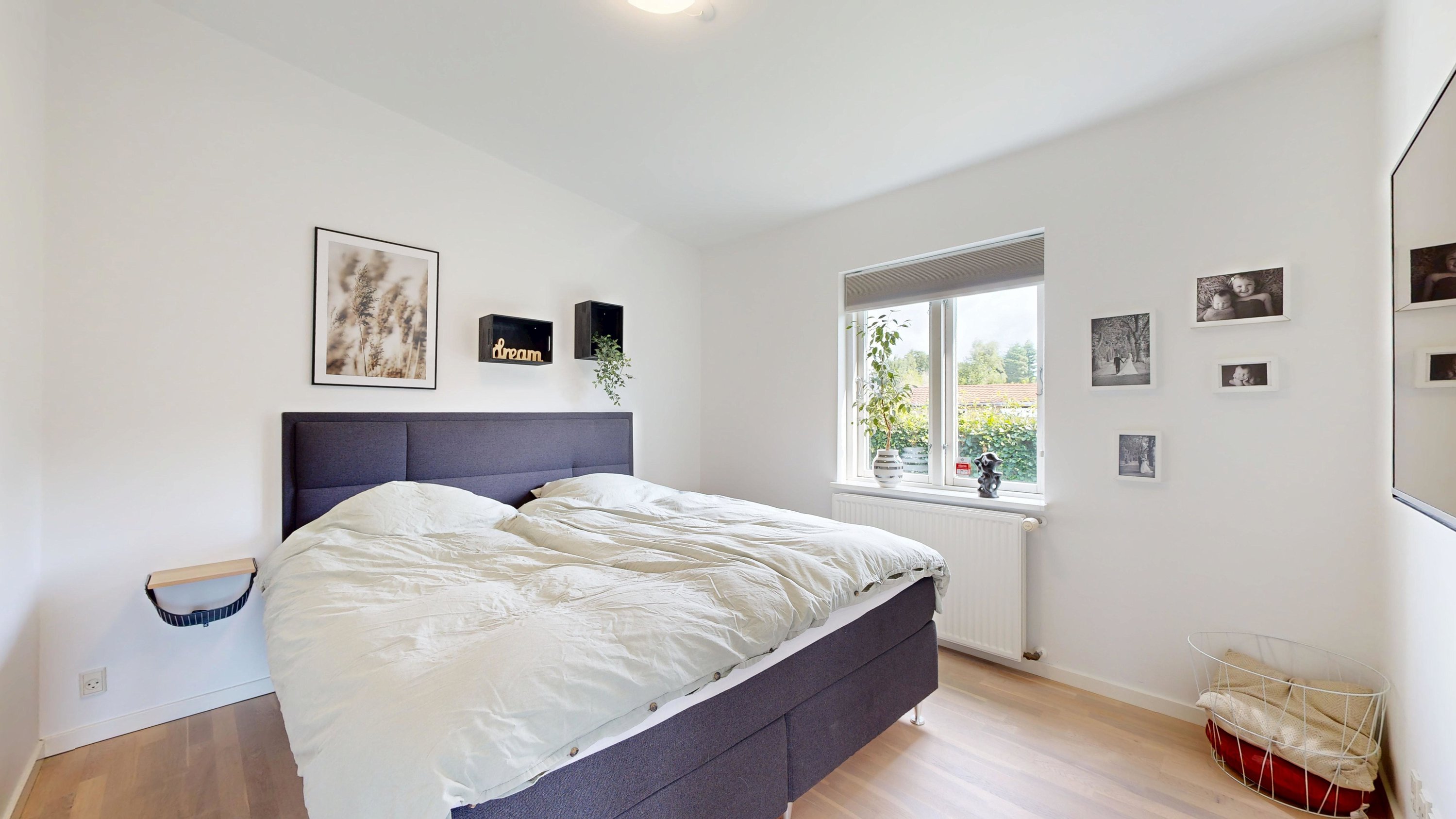 Fremhævet soveværelse billede i fuldskærmstilstand. Billede af Vroldvej 144, Vrold, 8660 Skanderborg