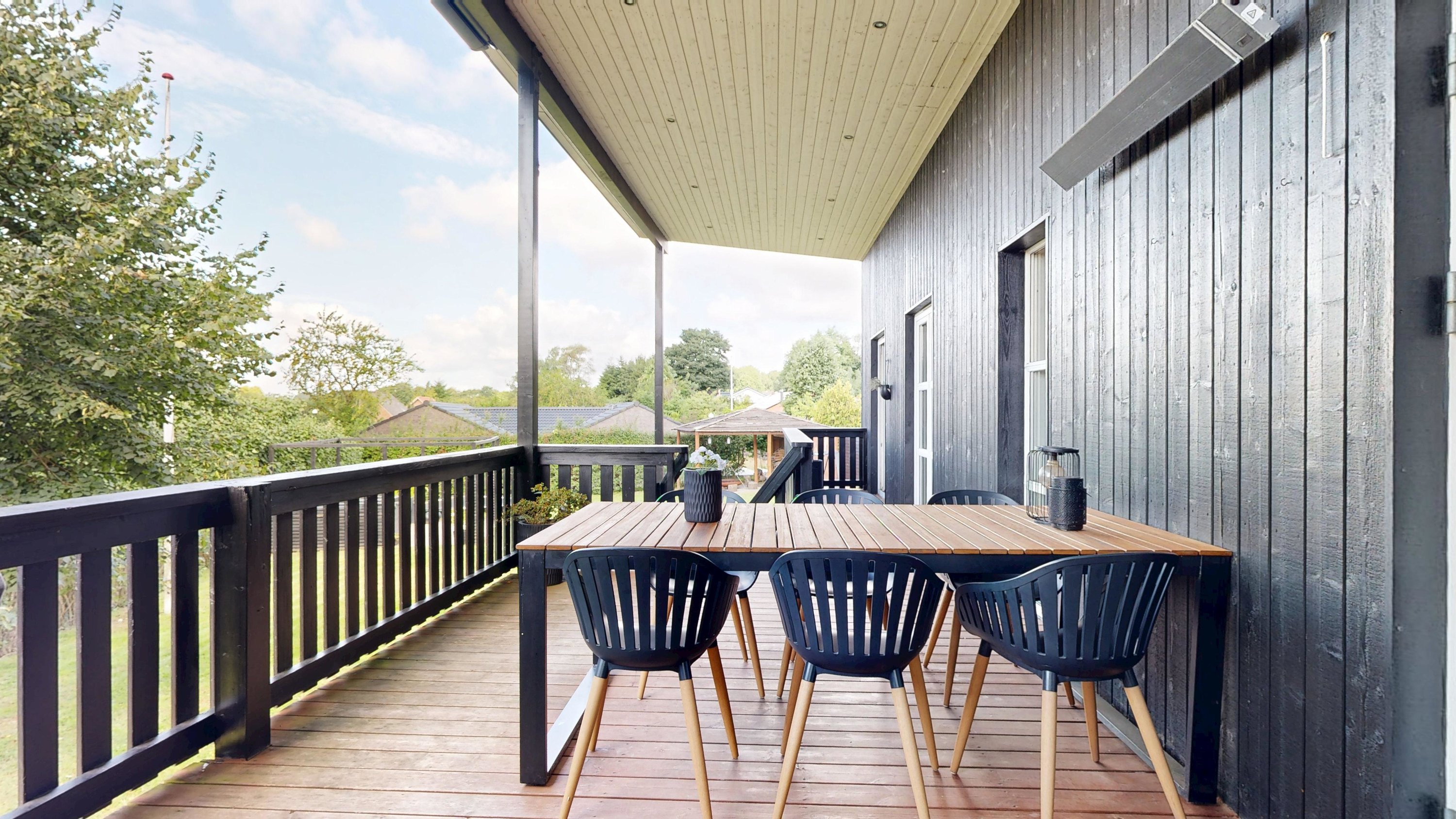 Fremhævet altan billede i fuldskærmstilstand. Billede af Vroldvej 144, Vrold, 8660 Skanderborg