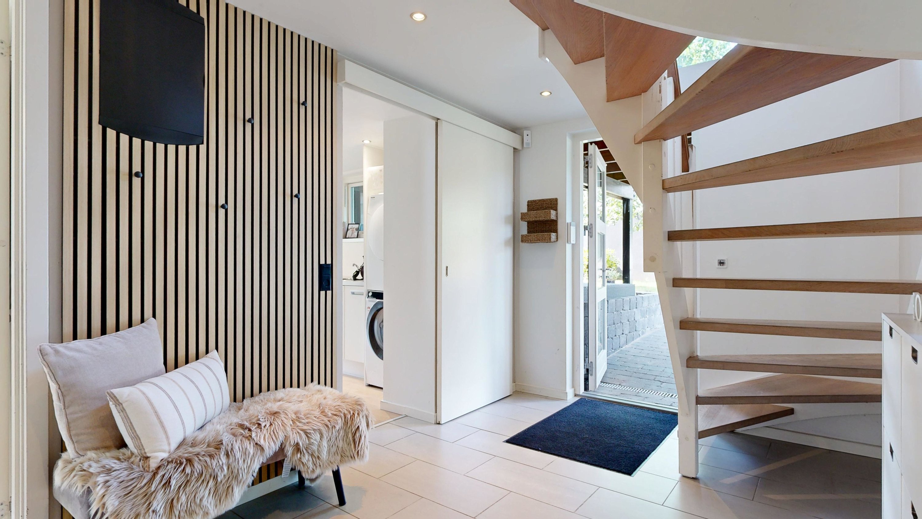 Fremhævet entré billede i fuldskærmstilstand. Billede af Vroldvej 144, Vrold, 8660 Skanderborg