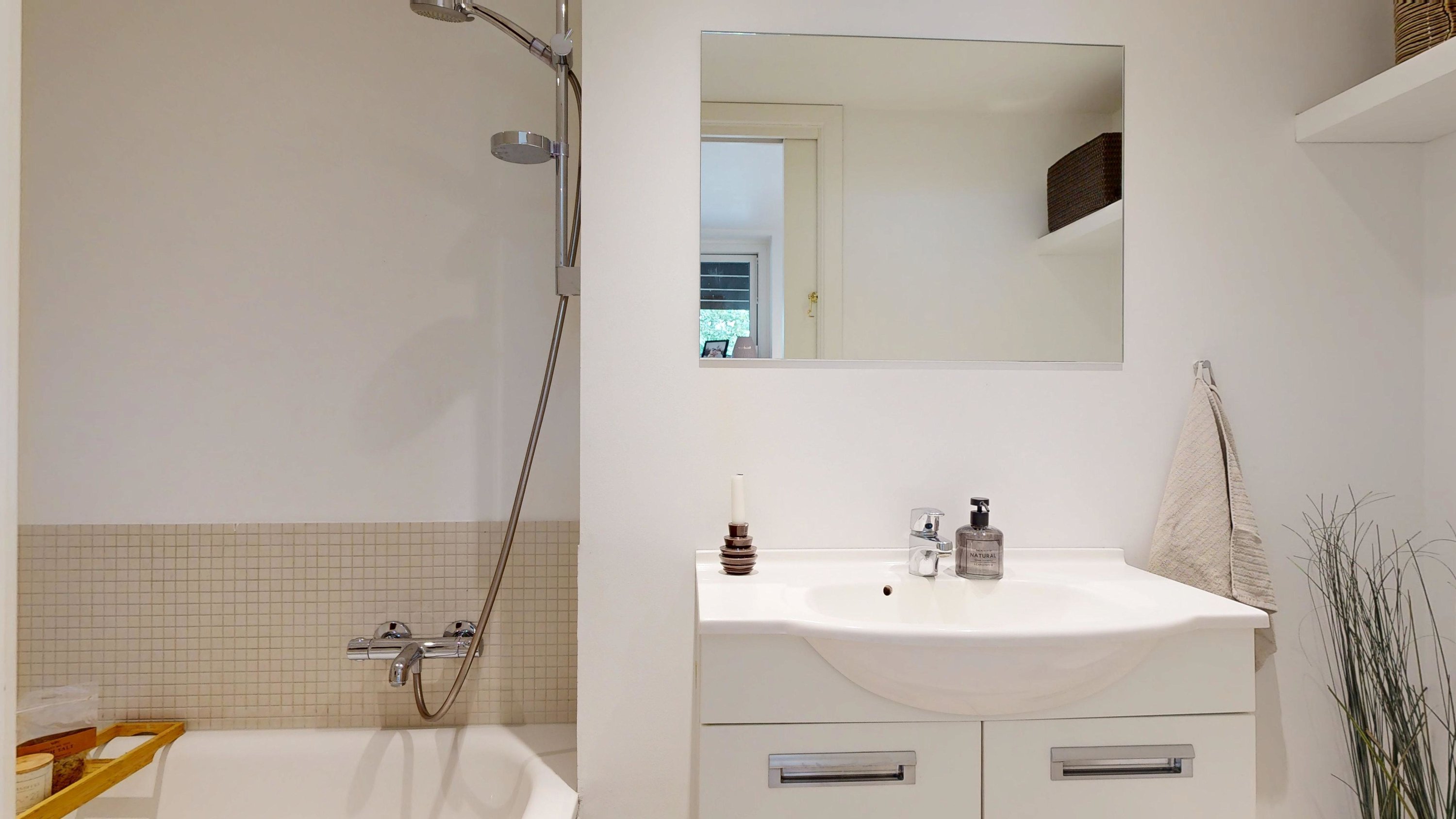 Fremhævet badeværelse billede i fuldskærmstilstand. Billede af Vroldvej 144, Vrold, 8660 Skanderborg