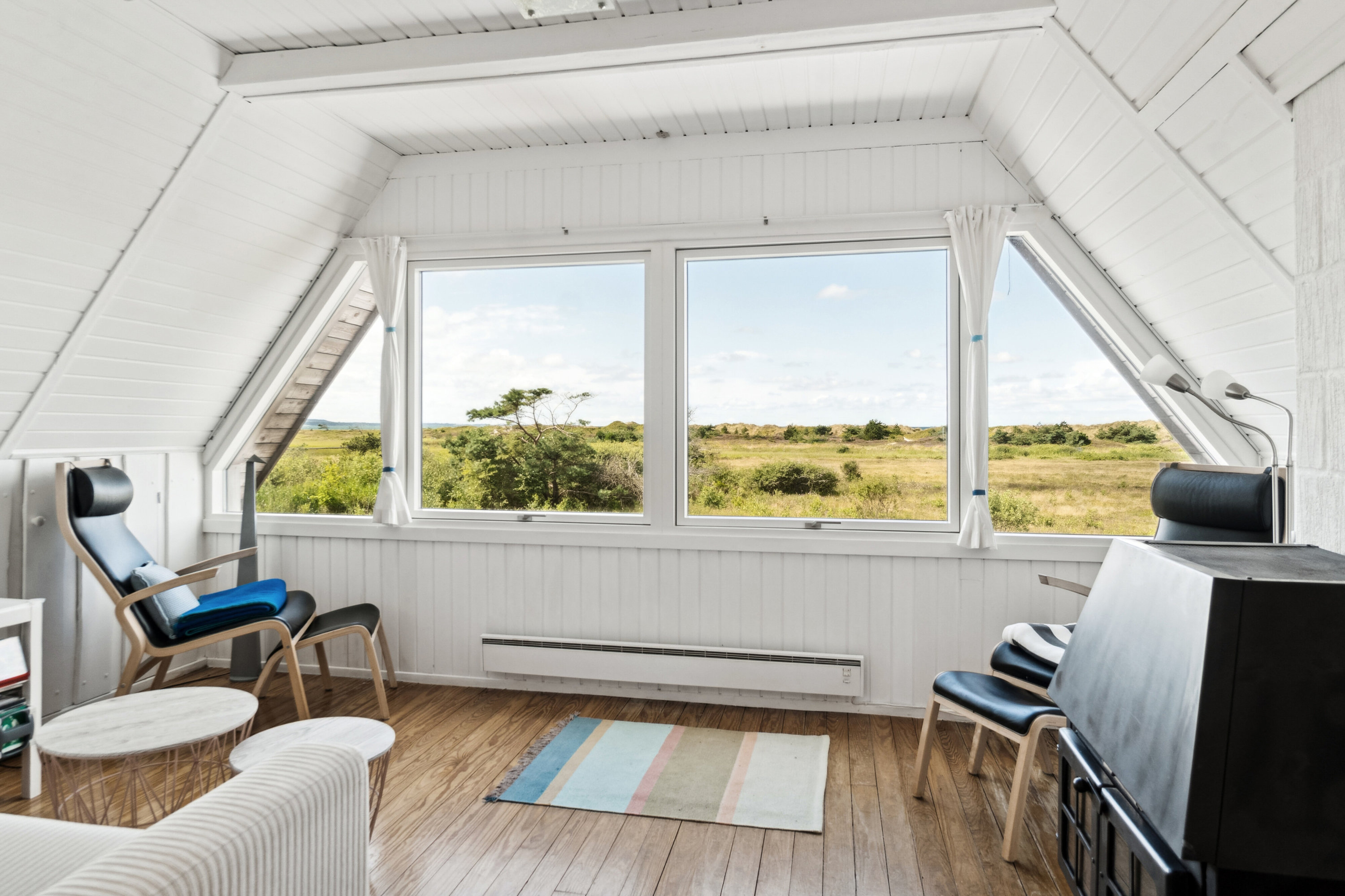 Fremhævet stue billede i fuldskærmstilstand. Billede af Lysholmparken 53, Gudmindrup Lyng, 4573 Højby