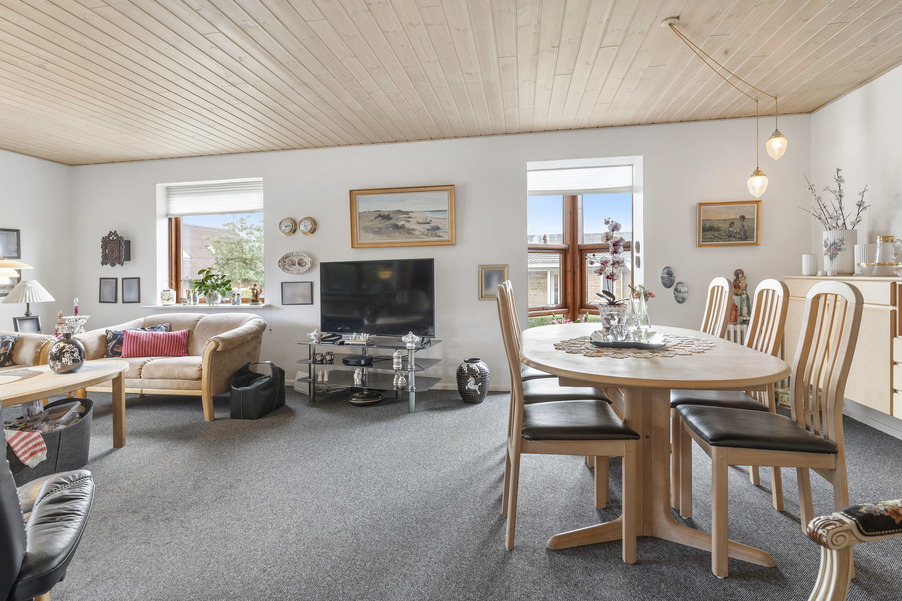 Fremhævet stue billede i fuldskærmstilstand. Billede af Rolighedsvej 5, 9600 Aars