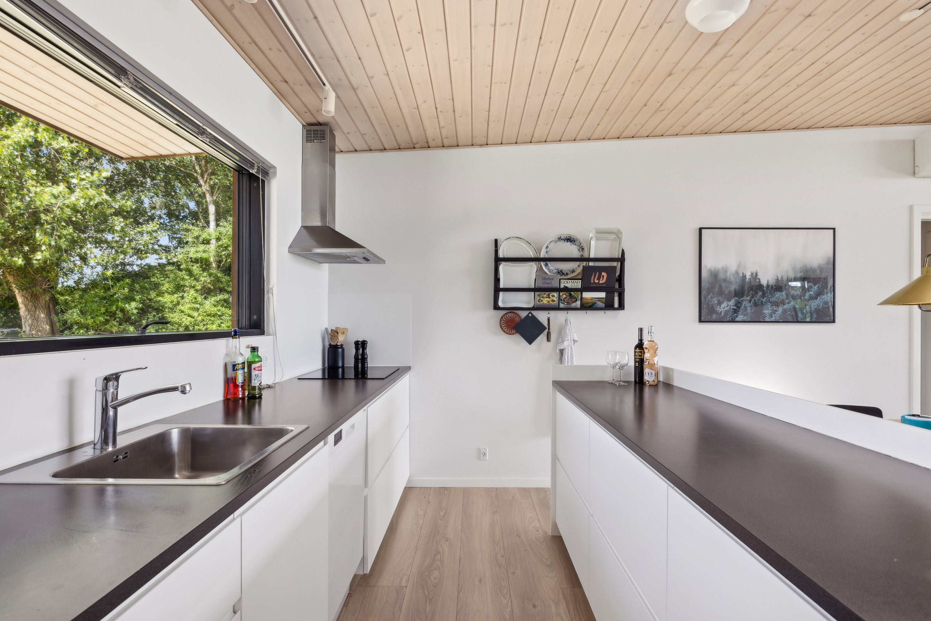 Fremhævet køkken billede i fuldskærmstilstand. Billede af Bogenshovedvej 7, Bogens Strand, 8400 Ebeltoft