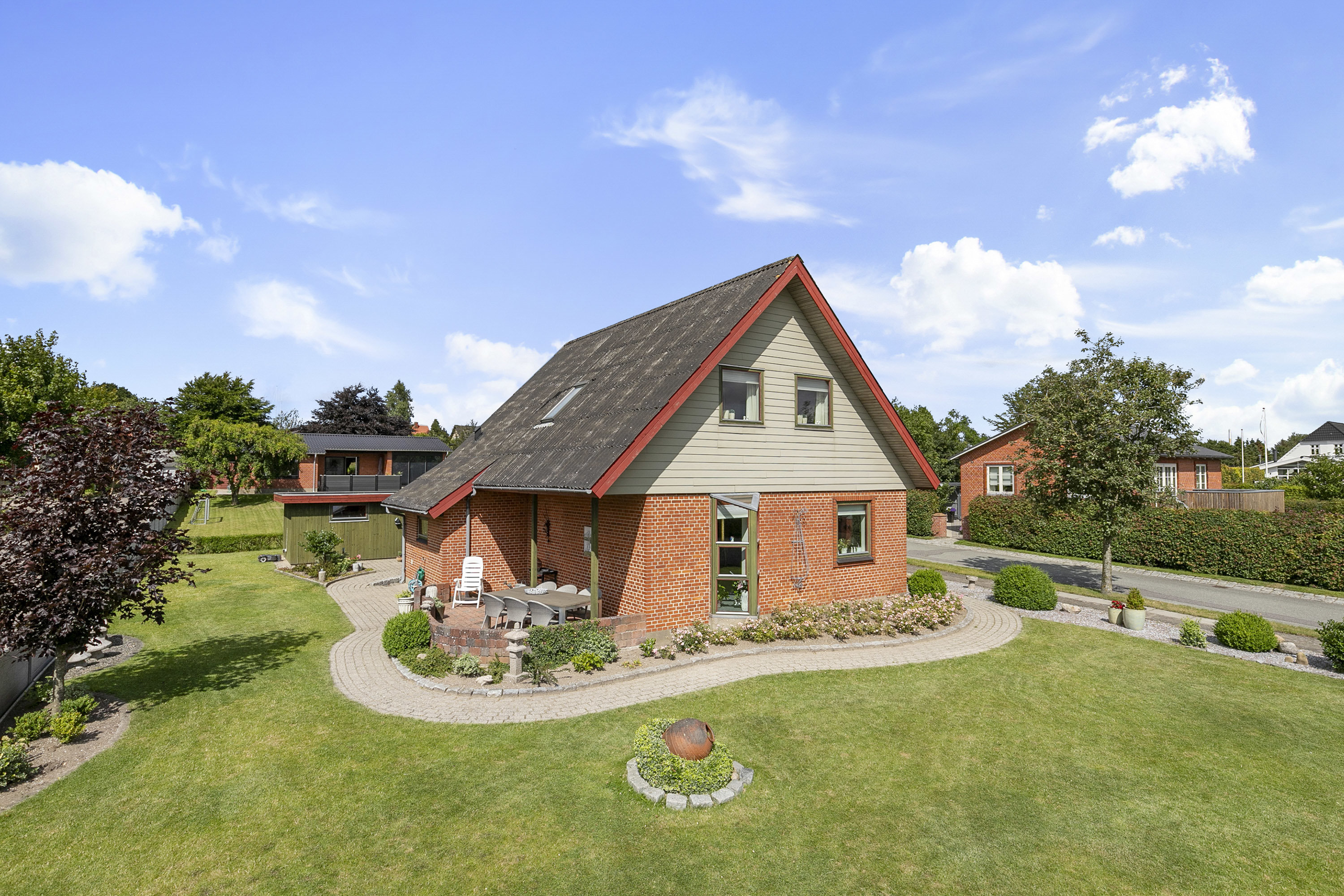 Fremhævet facade billede i fuldskærmstilstand. Billede af Rolighedsvej 5, 9600 Aars