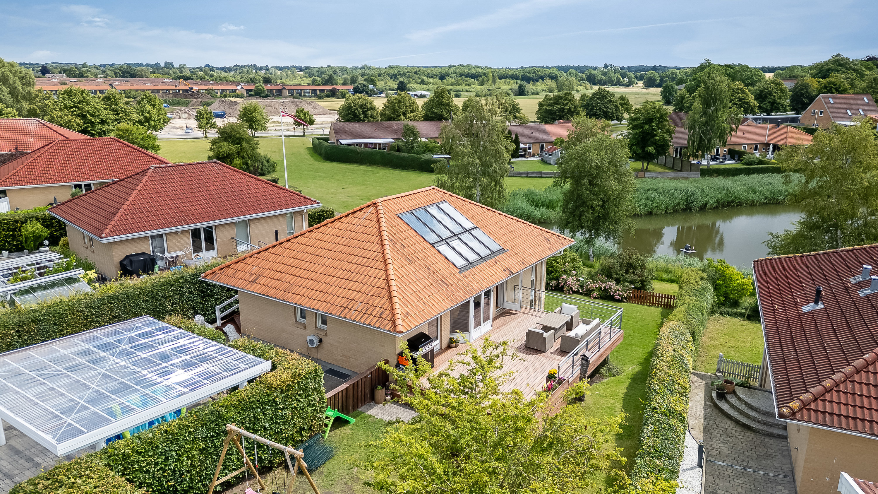 Fremhævet luftfoto billede i fuldskærmstilstand. Billede af Lindegårds Alle 7, 3550 Slangerup