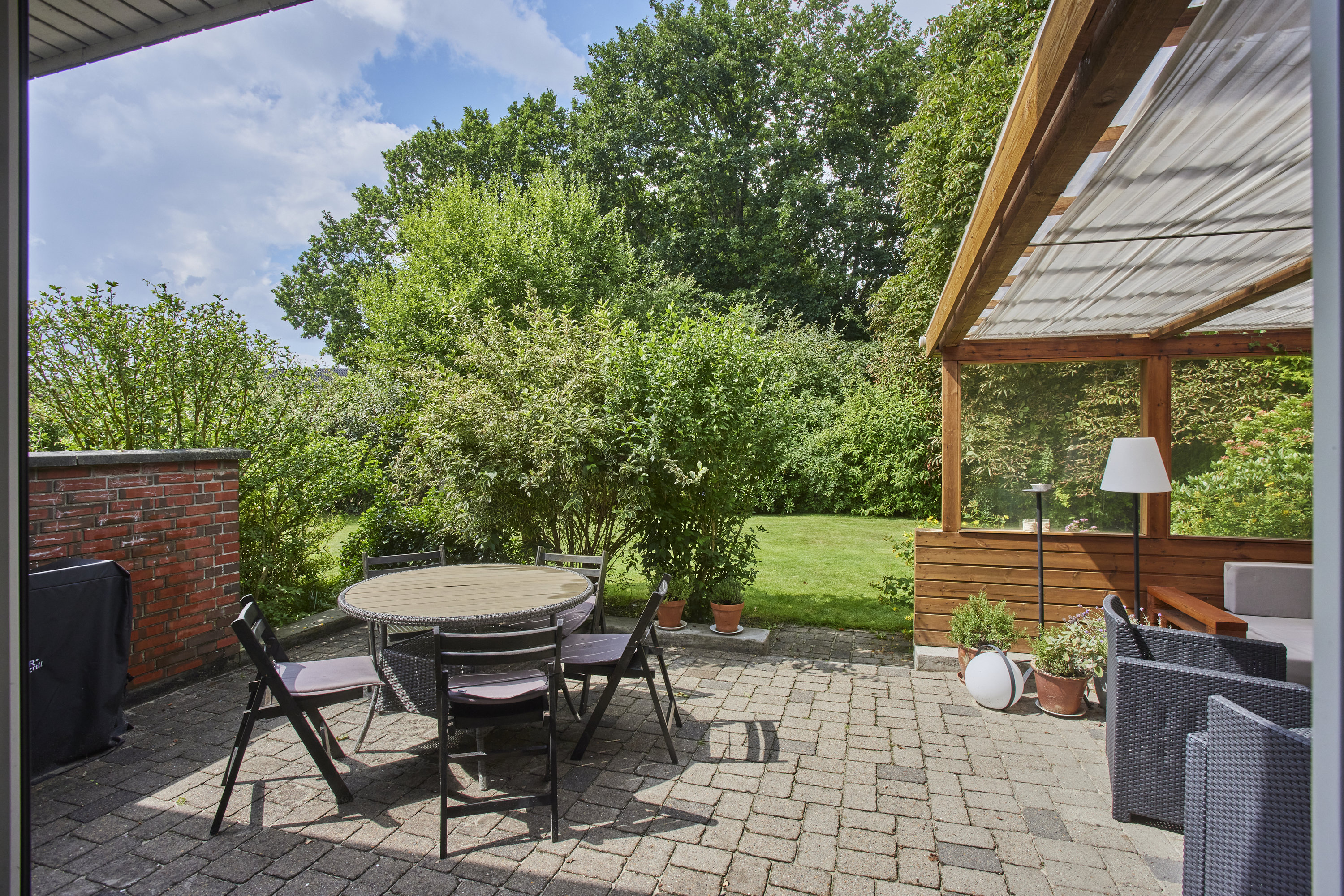 Fremhævet terrasse billede i fuldskærmstilstand. Billede af Højmarkstoften 13, 8600 Silkeborg