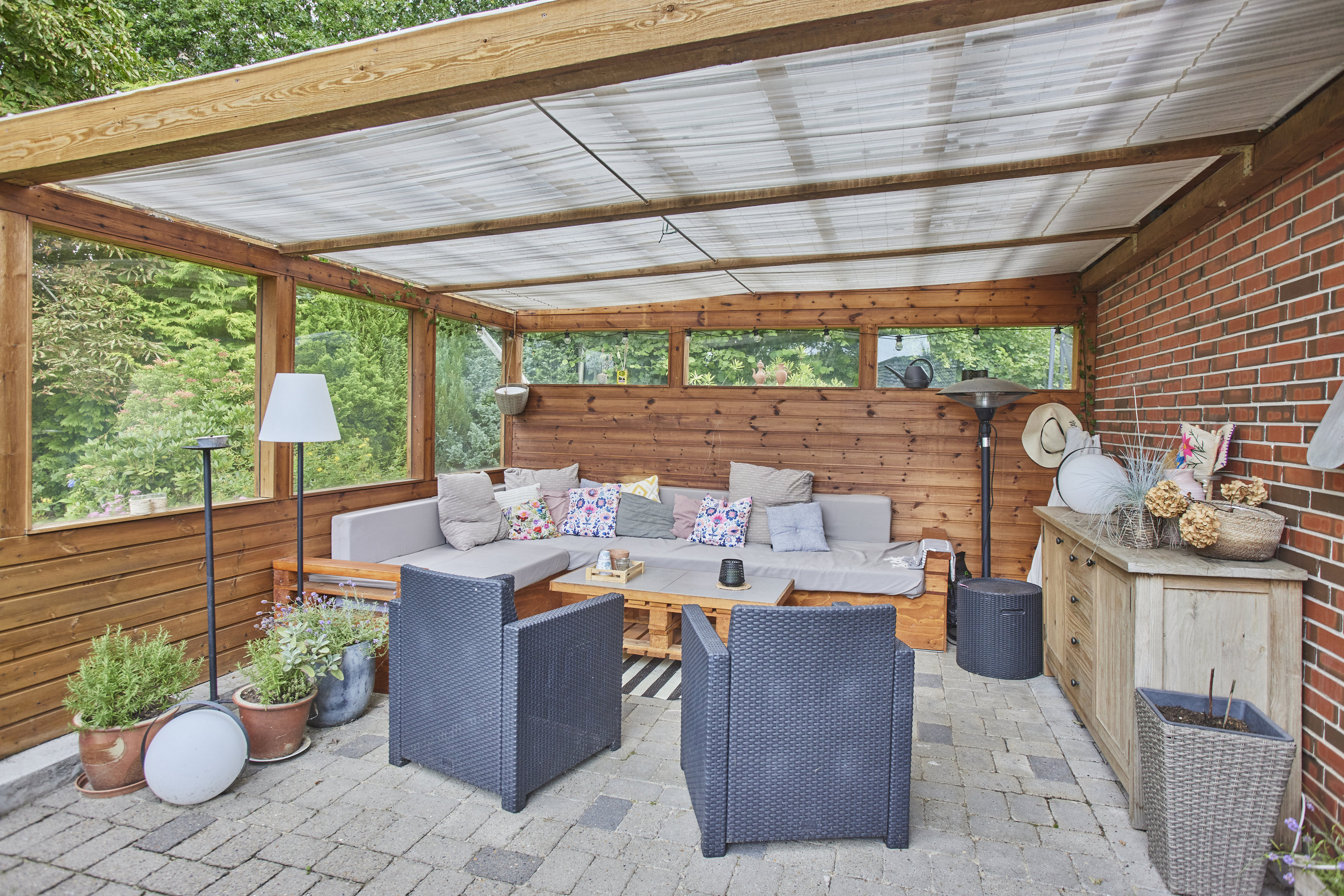 Fremhævet udestue billede i fuldskærmstilstand. Billede af Højmarkstoften 13, 8600 Silkeborg