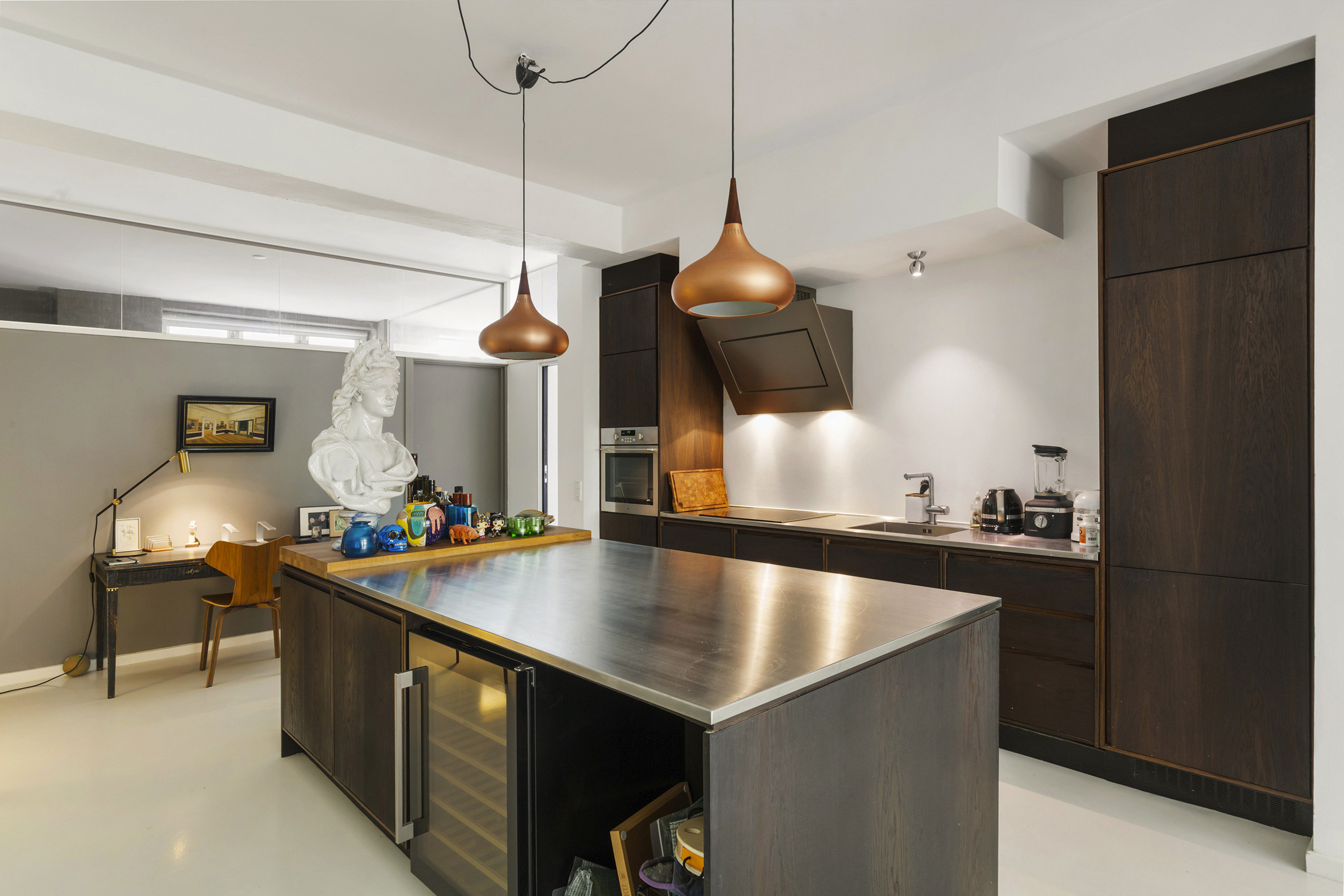 Fremhævet køkken billede i fuldskærmstilstand. Billede af Larsbjørnsstræde 7A, 2., 1454 København K