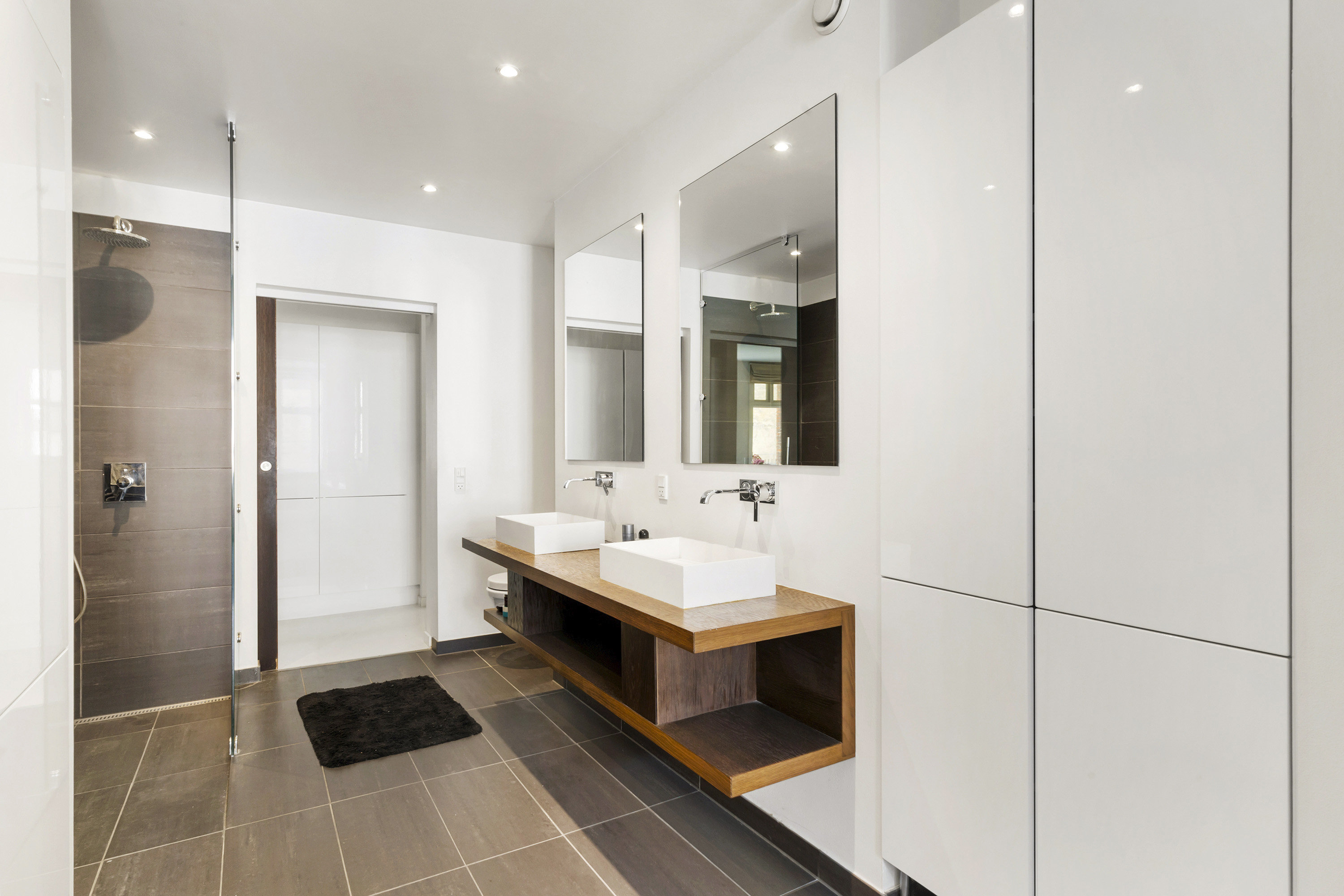 Fremhævet badeværelse billede i fuldskærmstilstand. Billede af Larsbjørnsstræde 7A, 2., 1454 København K