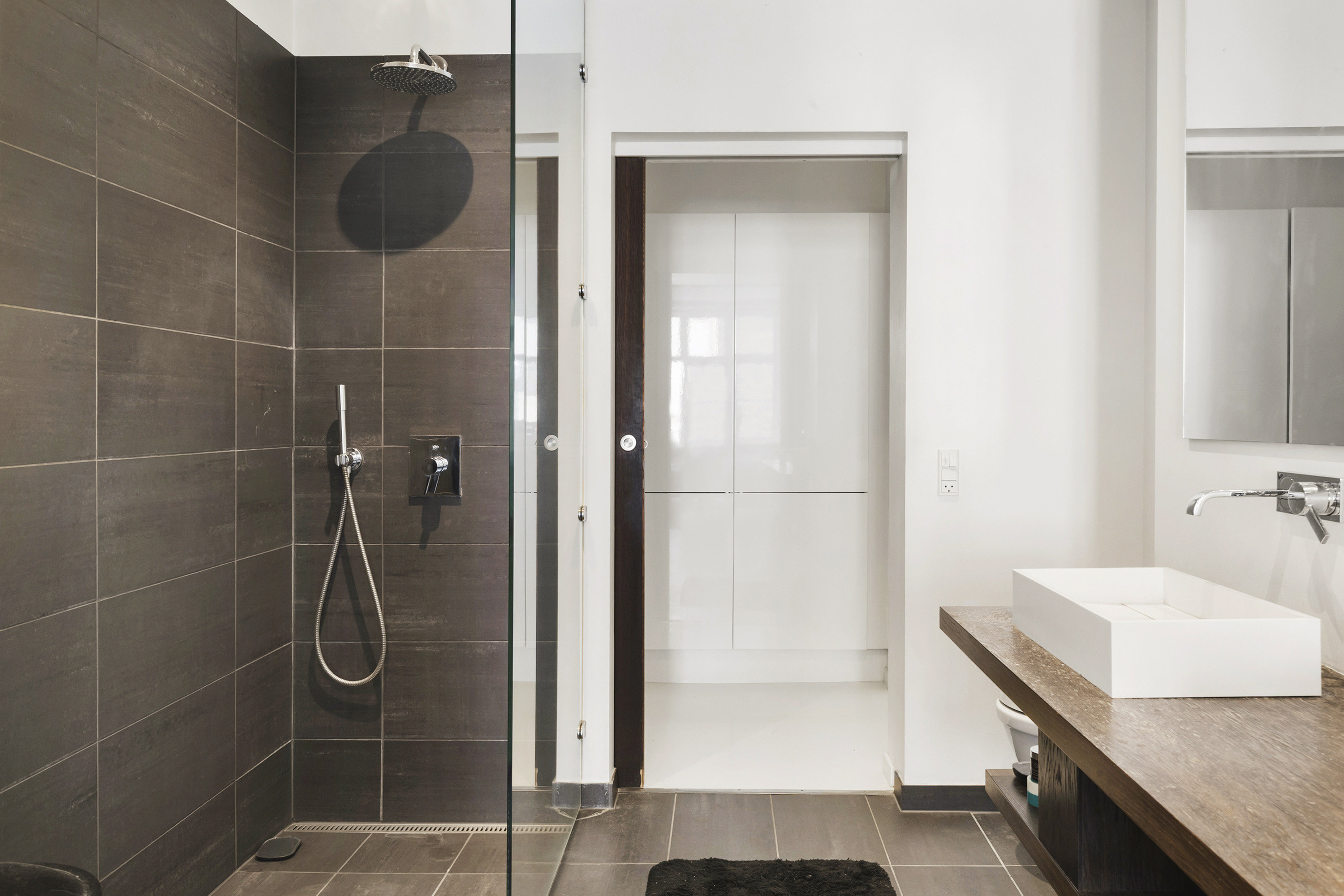 Fremhævet badeværelse billede i fuldskærmstilstand. Billede af Larsbjørnsstræde 7A, 2., 1454 København K