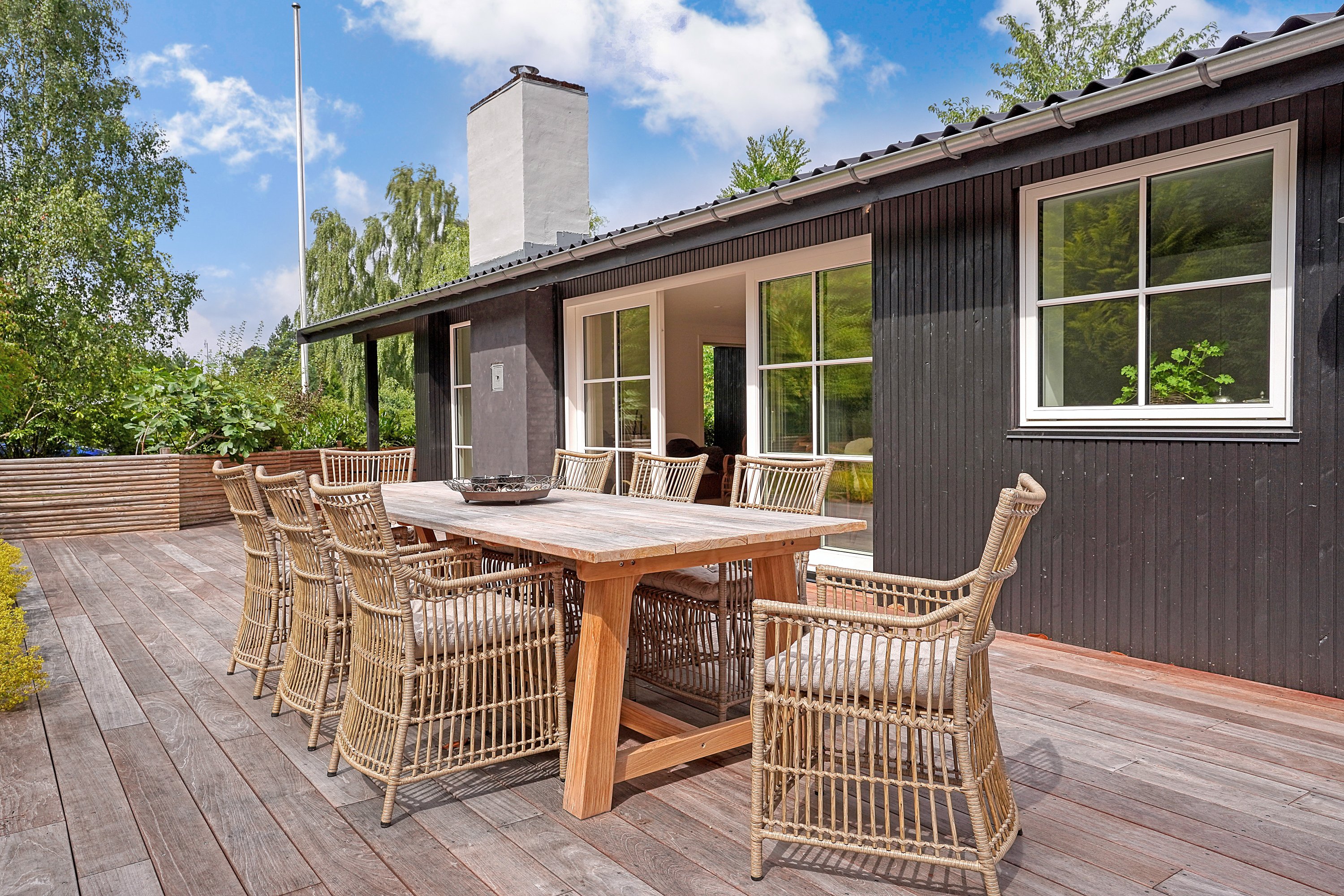 Fremhævet terrasse billede i fuldskærmstilstand. Billede af Ledgårdsvej 41, 3100 Hornbæk