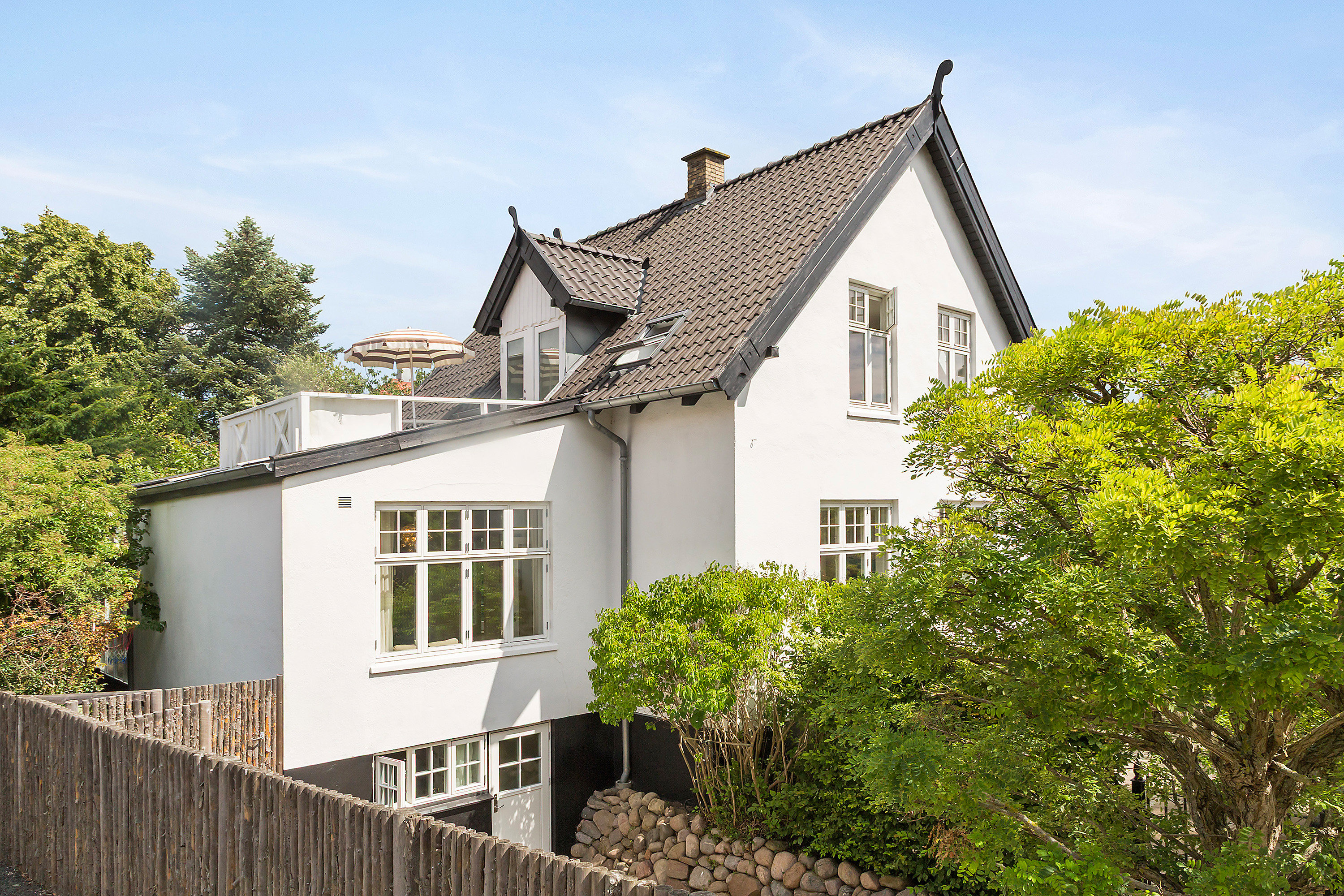 Fremhævet ejendommen billede i fuldskærmstilstand. Billede af Eivindsvej 5, 2920 Charlottenlund