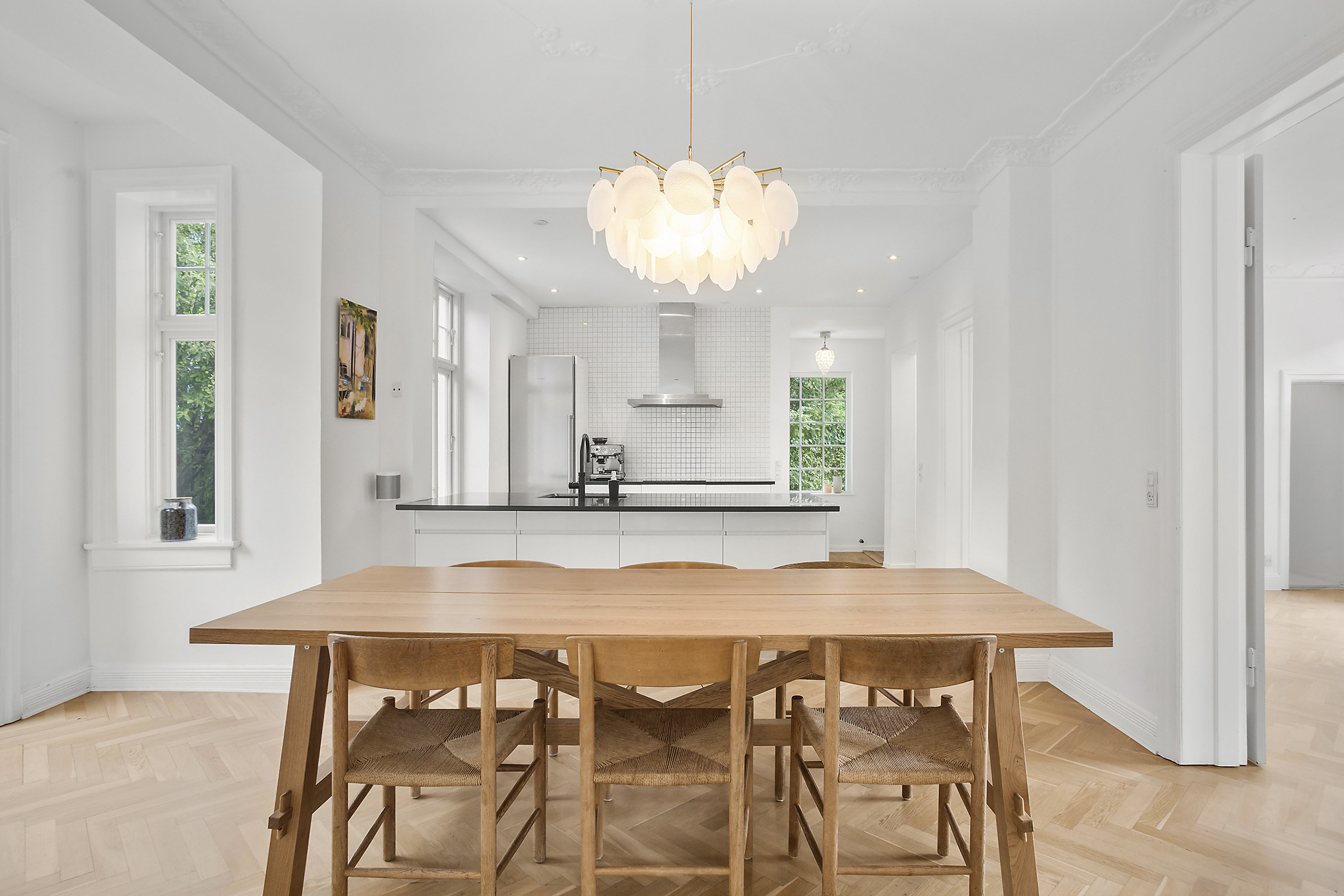 Fremhævet spisekøkken billede i fuldskærmstilstand. Billede af Eivindsvej 5, 2920 Charlottenlund