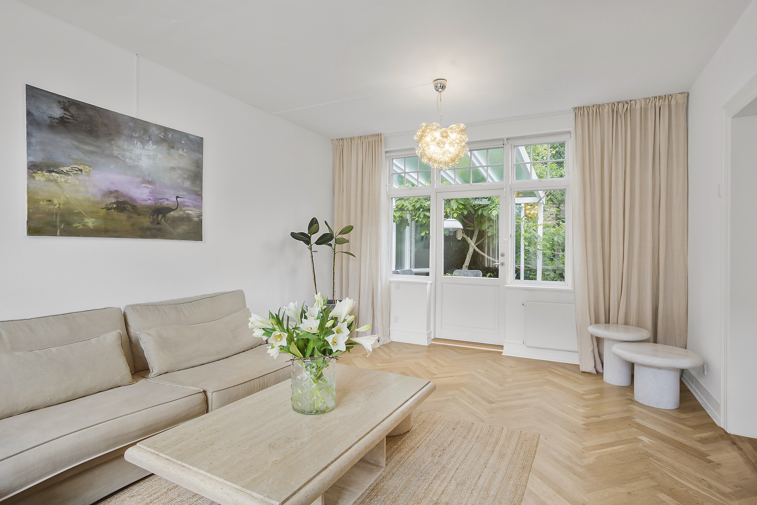 Fremhævet stue billede i fuldskærmstilstand. Billede af Eivindsvej 5, 2920 Charlottenlund