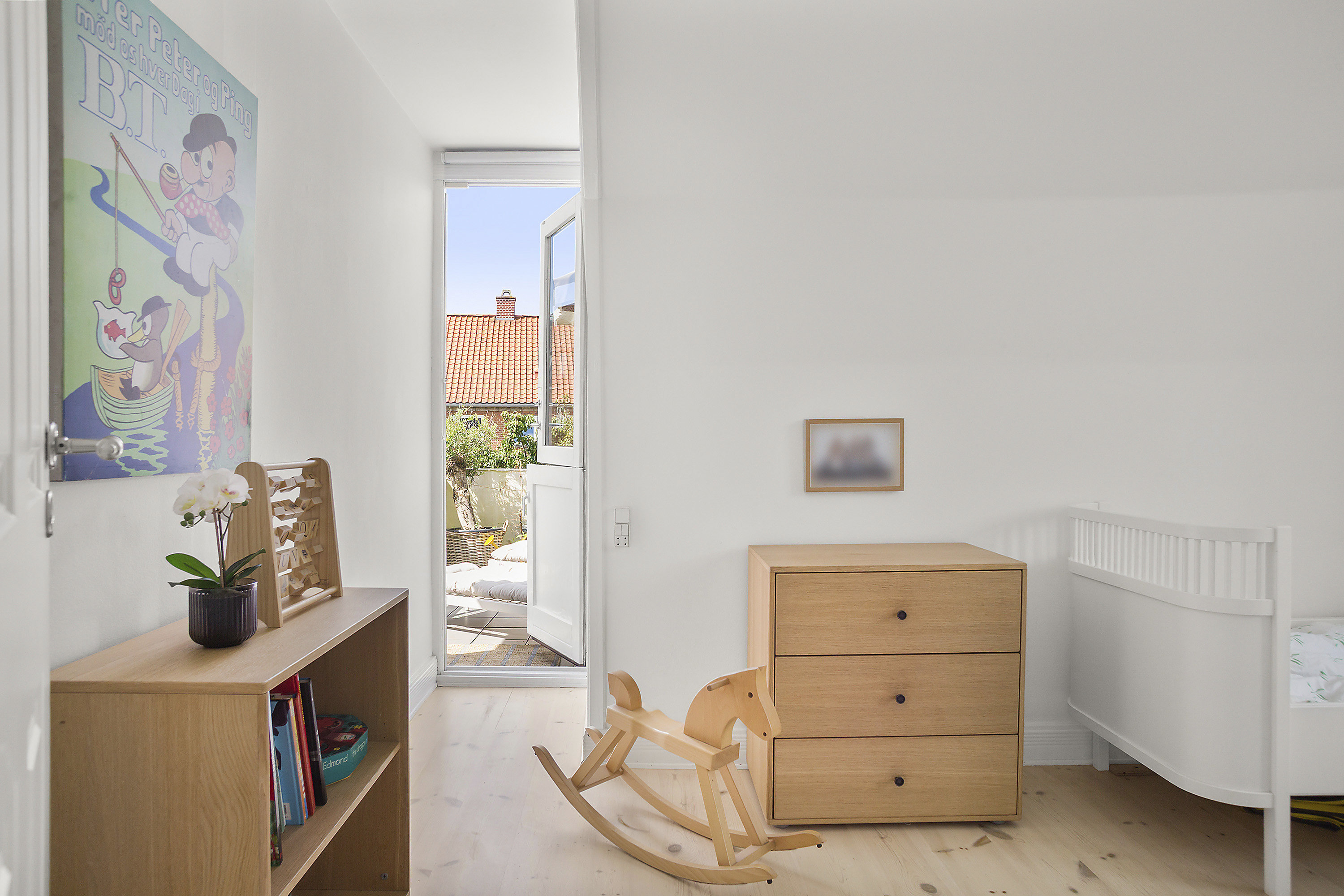 Fremhævet soveværelse billede i fuldskærmstilstand. Billede af Eivindsvej 5, 2920 Charlottenlund