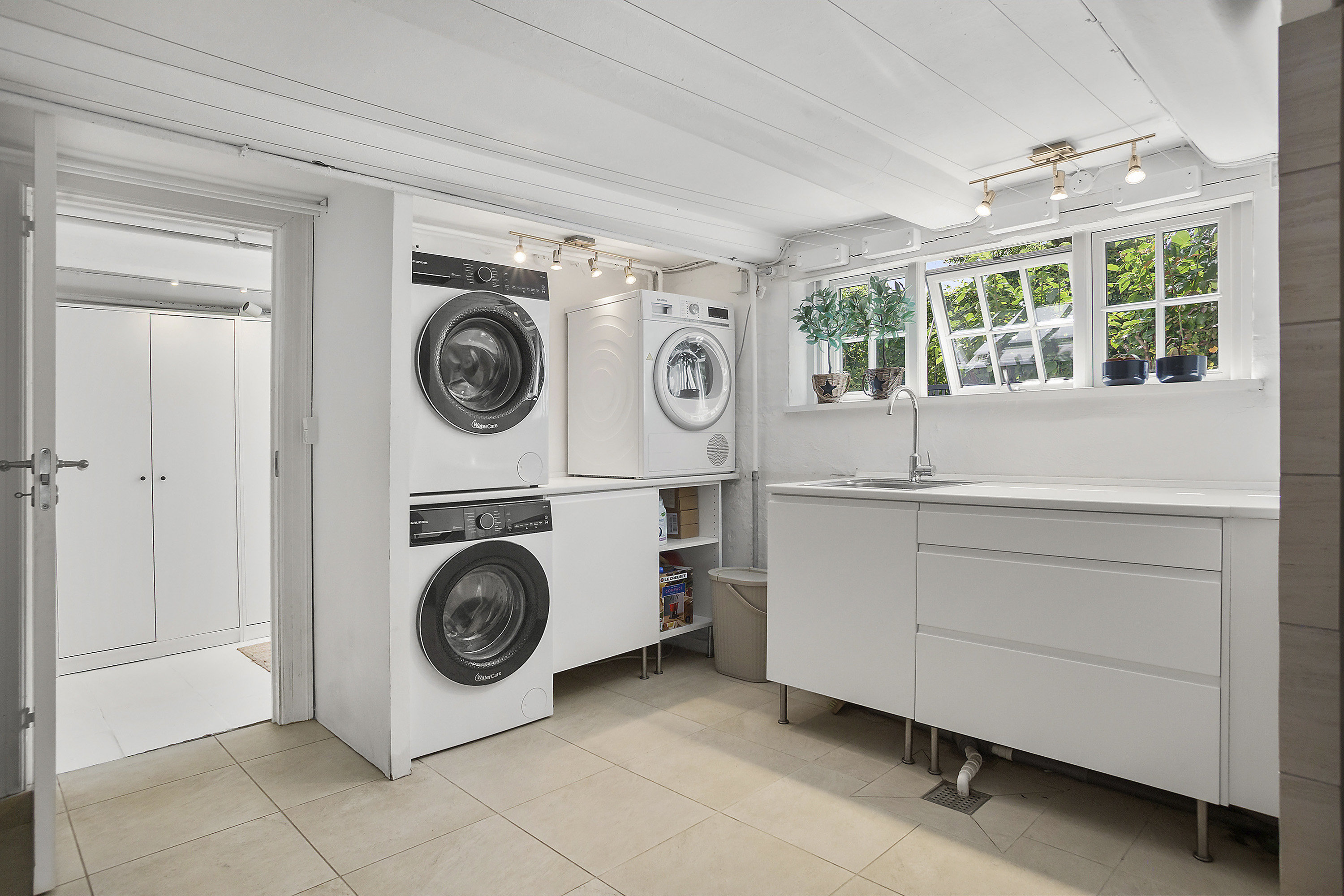 Fremhævet badeværelse billede i fuldskærmstilstand. Billede af Eivindsvej 5, 2920 Charlottenlund