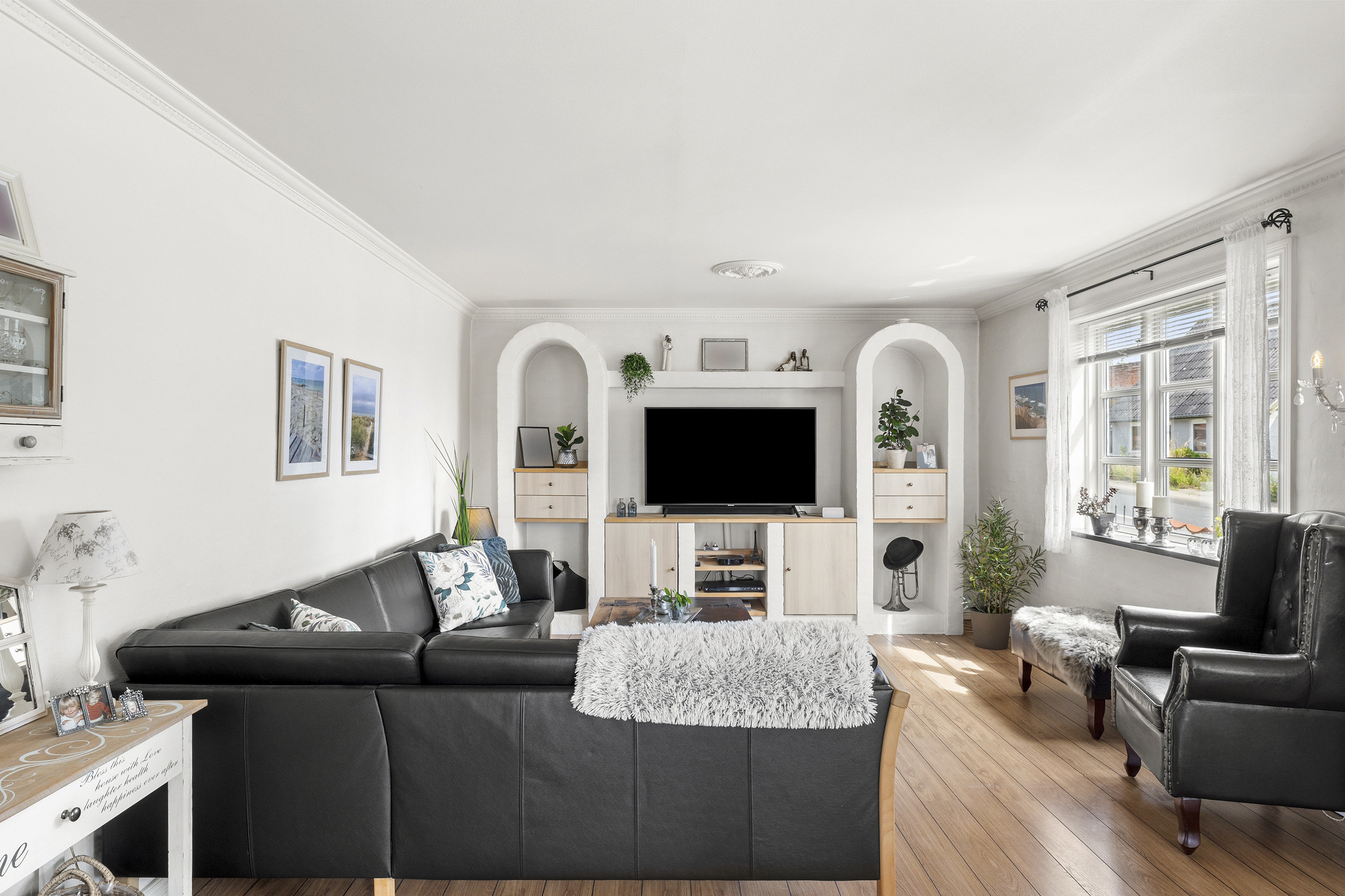 Fremhævet stue billede i fuldskærmstilstand. Billede af Skærumvej 17, Lendum, 9870 Sindal