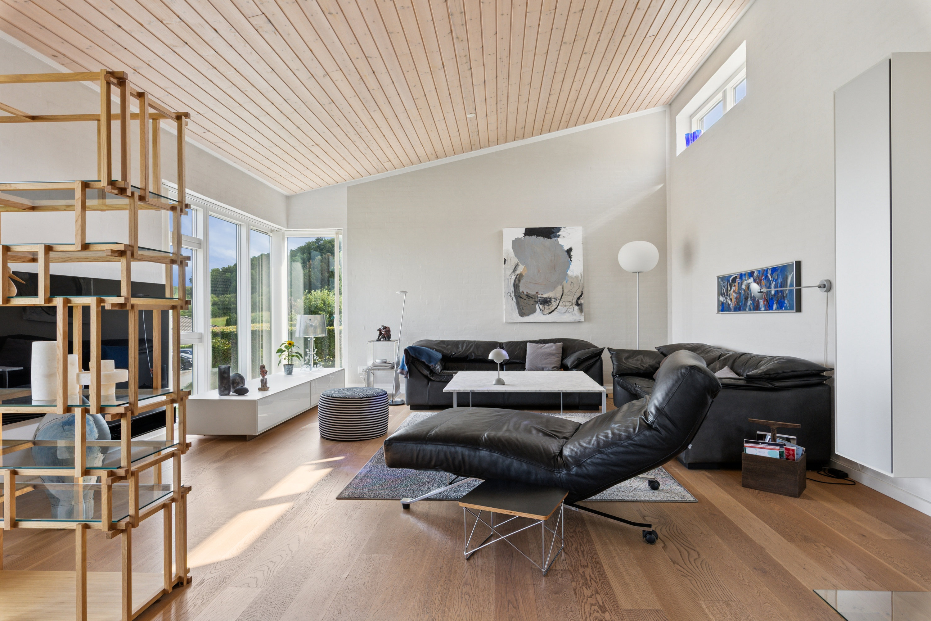 Fremhævet stue billede i fuldskærmstilstand. Billede af Moesbakken 60, 8410 Rønde