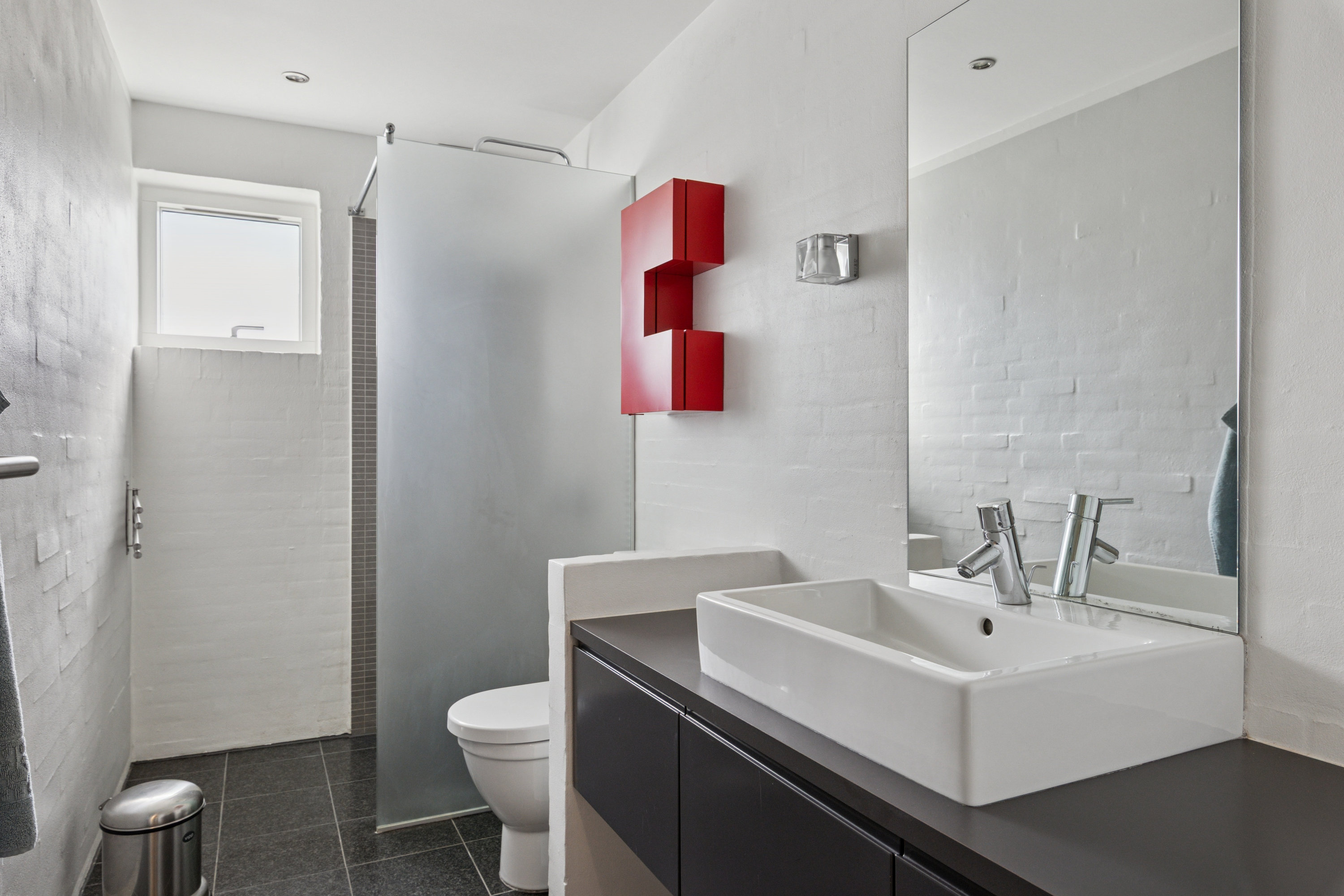 Fremhævet badeværelse billede i fuldskærmstilstand. Billede af Moesbakken 60, 8410 Rønde