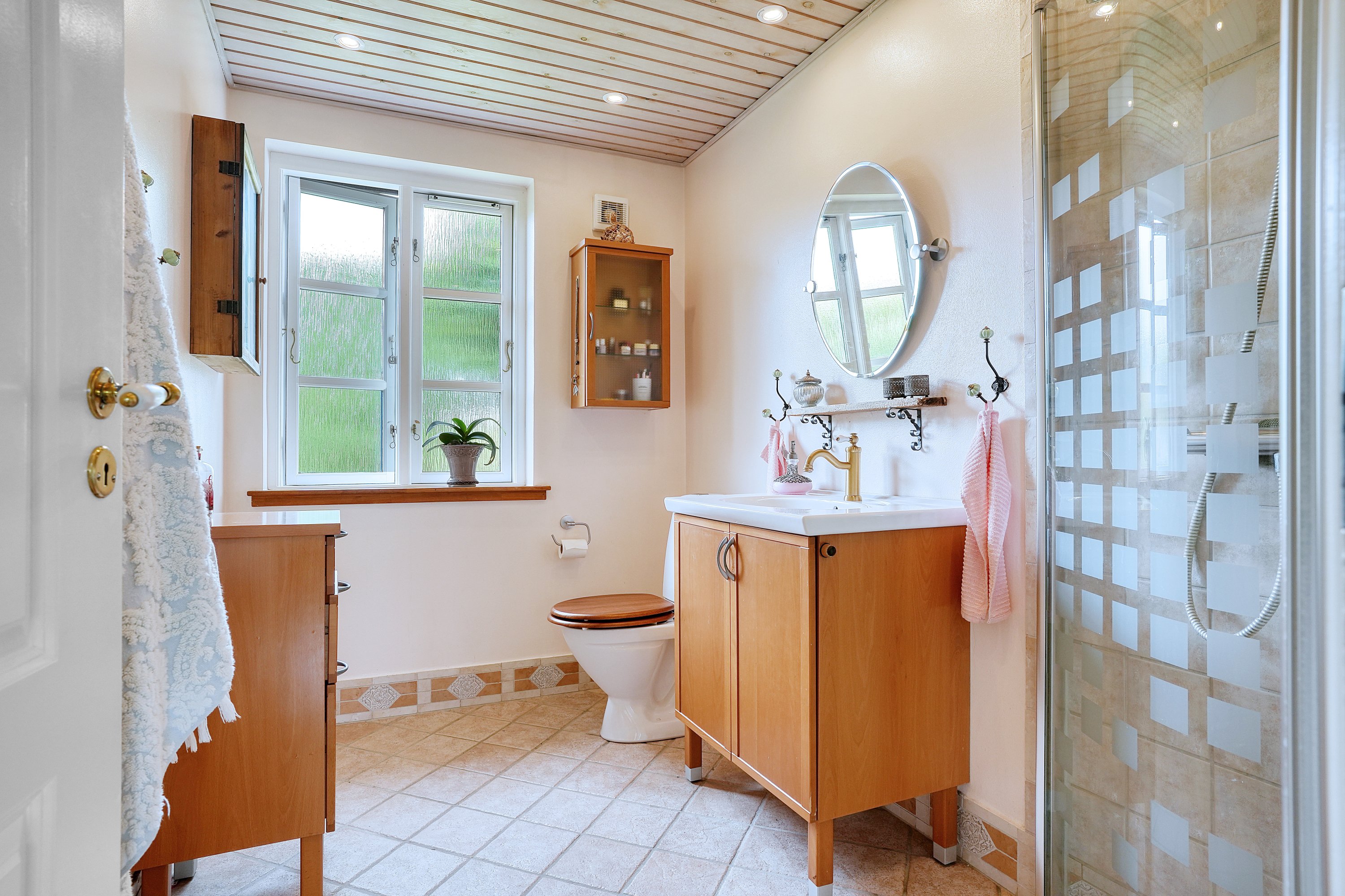 Fremhævet badeværelse billede i fuldskærmstilstand. Billede af Herthavej 16, 4300 Holbæk