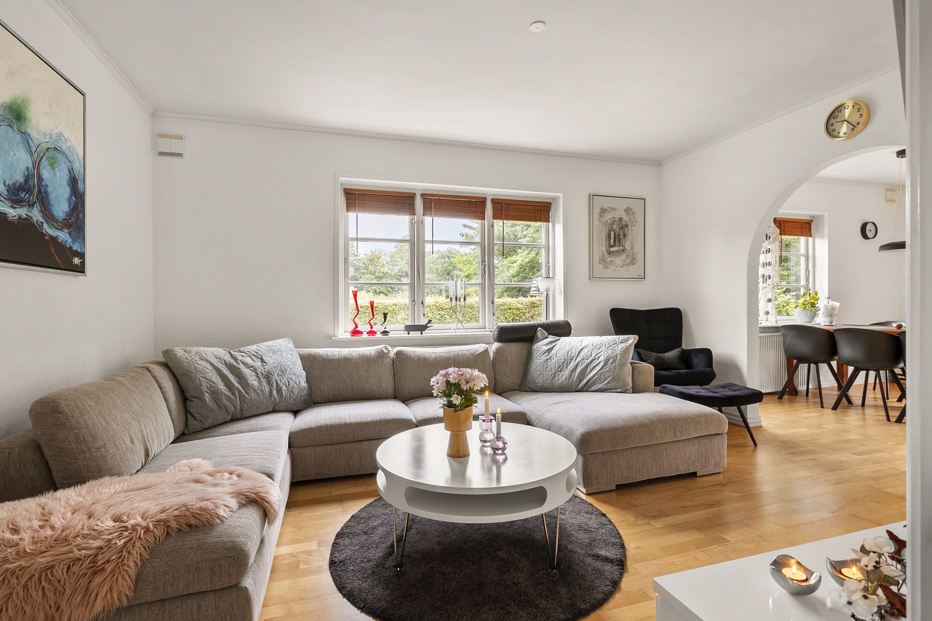 Fremhævet stue billede i fuldskærmstilstand. Billede af Bladknæk 26, Lundsbjerg, 6200 Aabenraa