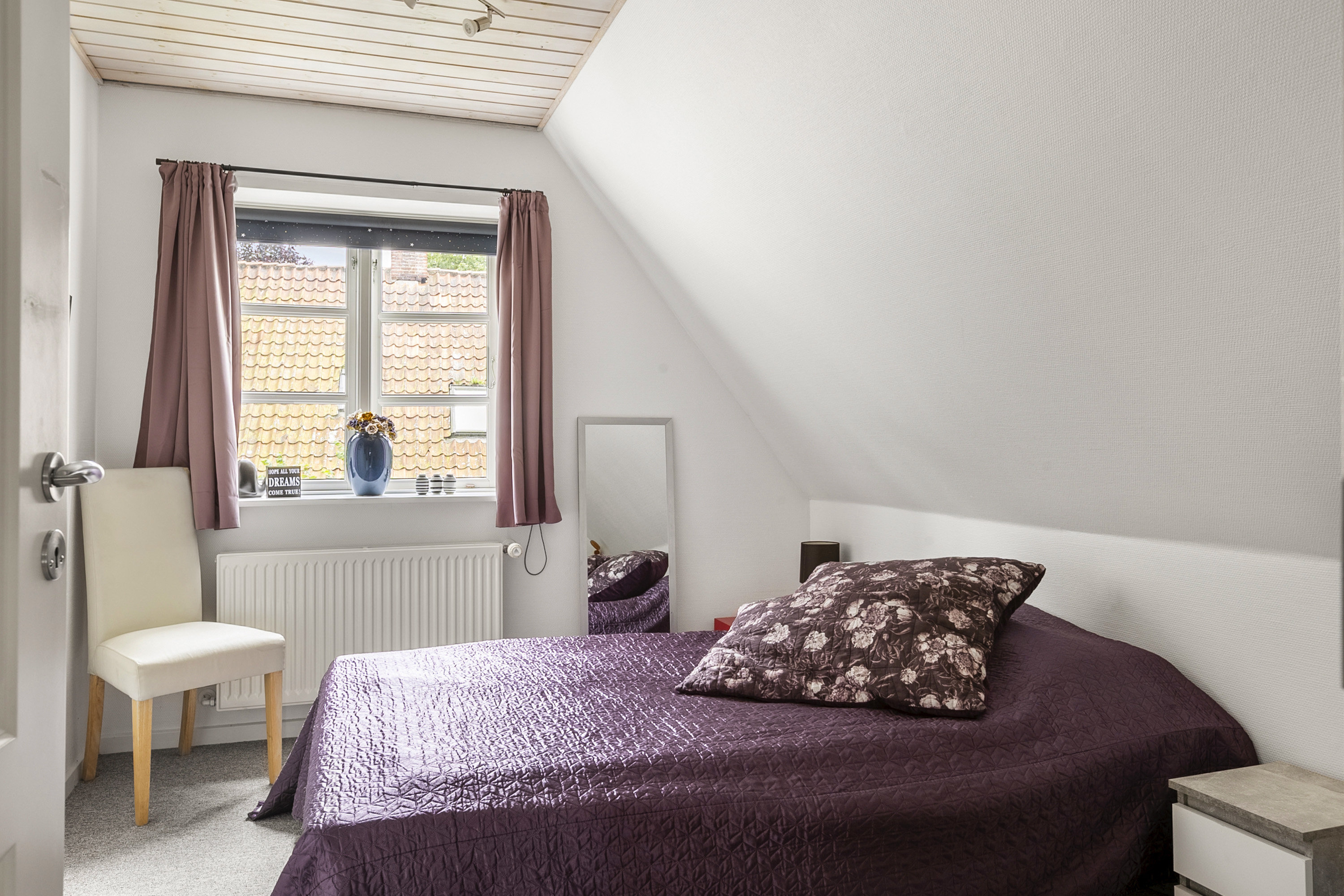 Fremhævet soveværelse billede i fuldskærmstilstand. Billede af Bladknæk 26, Lundsbjerg, 6200 Aabenraa