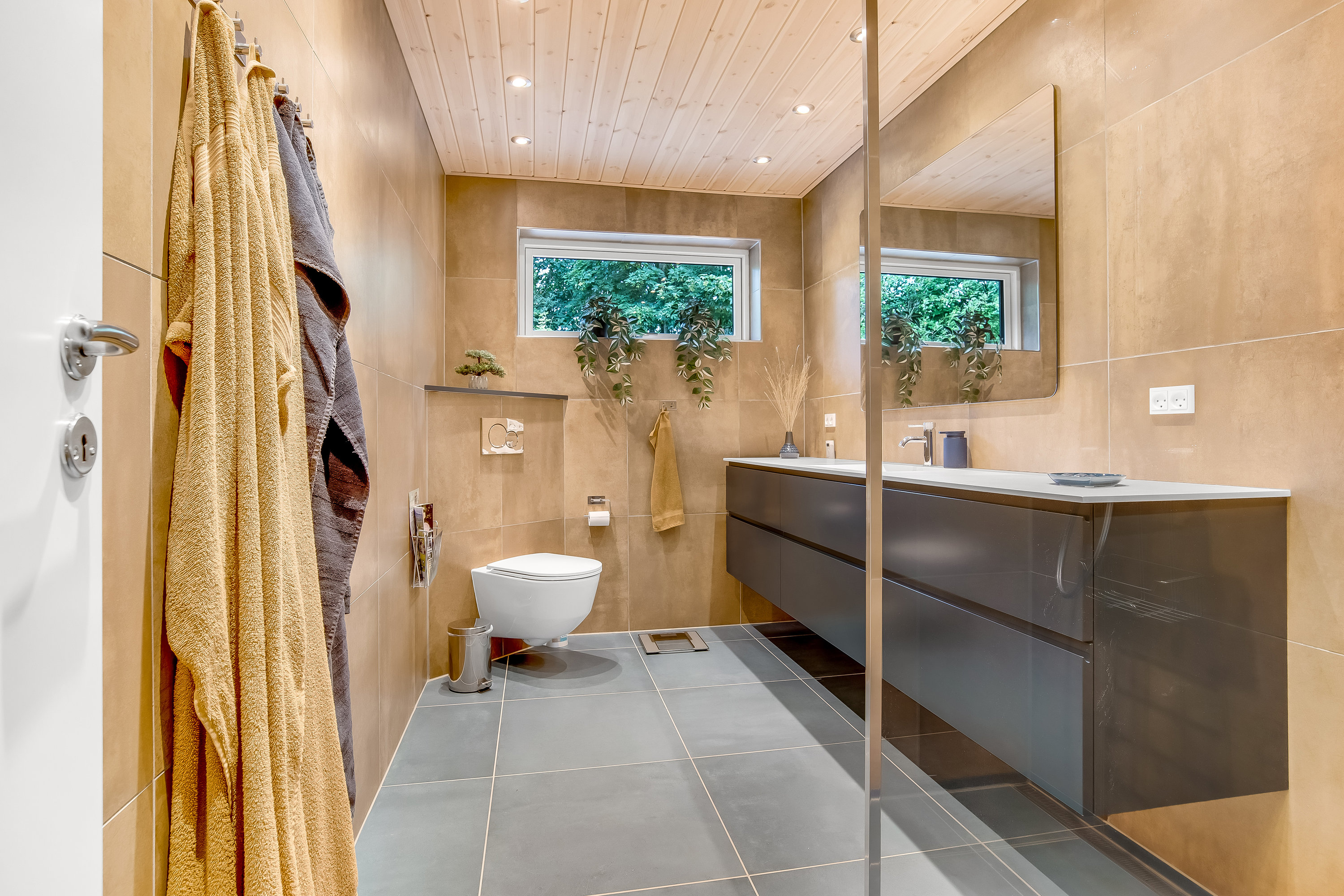 Fremhævet badeværelse billede i fuldskærmstilstand. Billede af Nylund 61, Nørlem, 7620 Lemvig