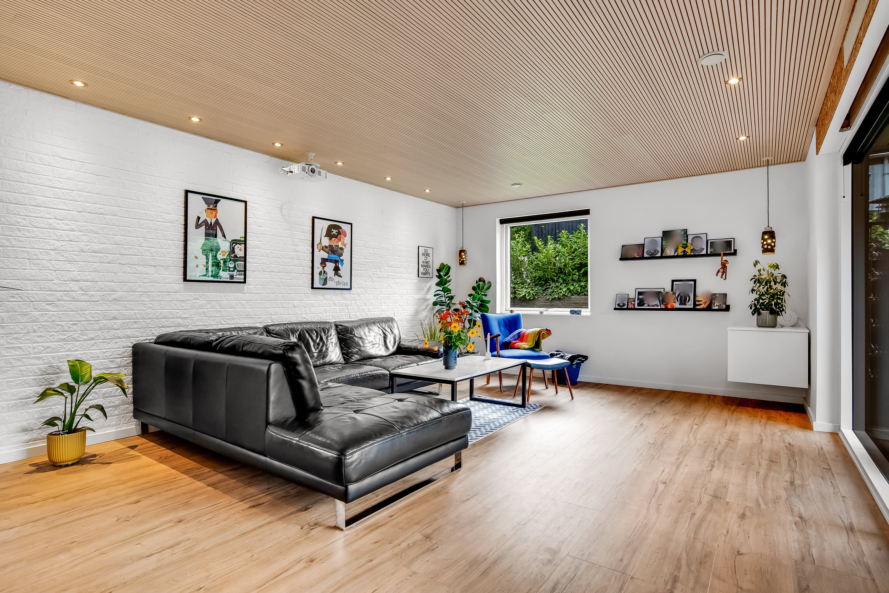 Fremhævet stue billede i fuldskærmstilstand. Billede af Nylund 61, Nørlem, 7620 Lemvig