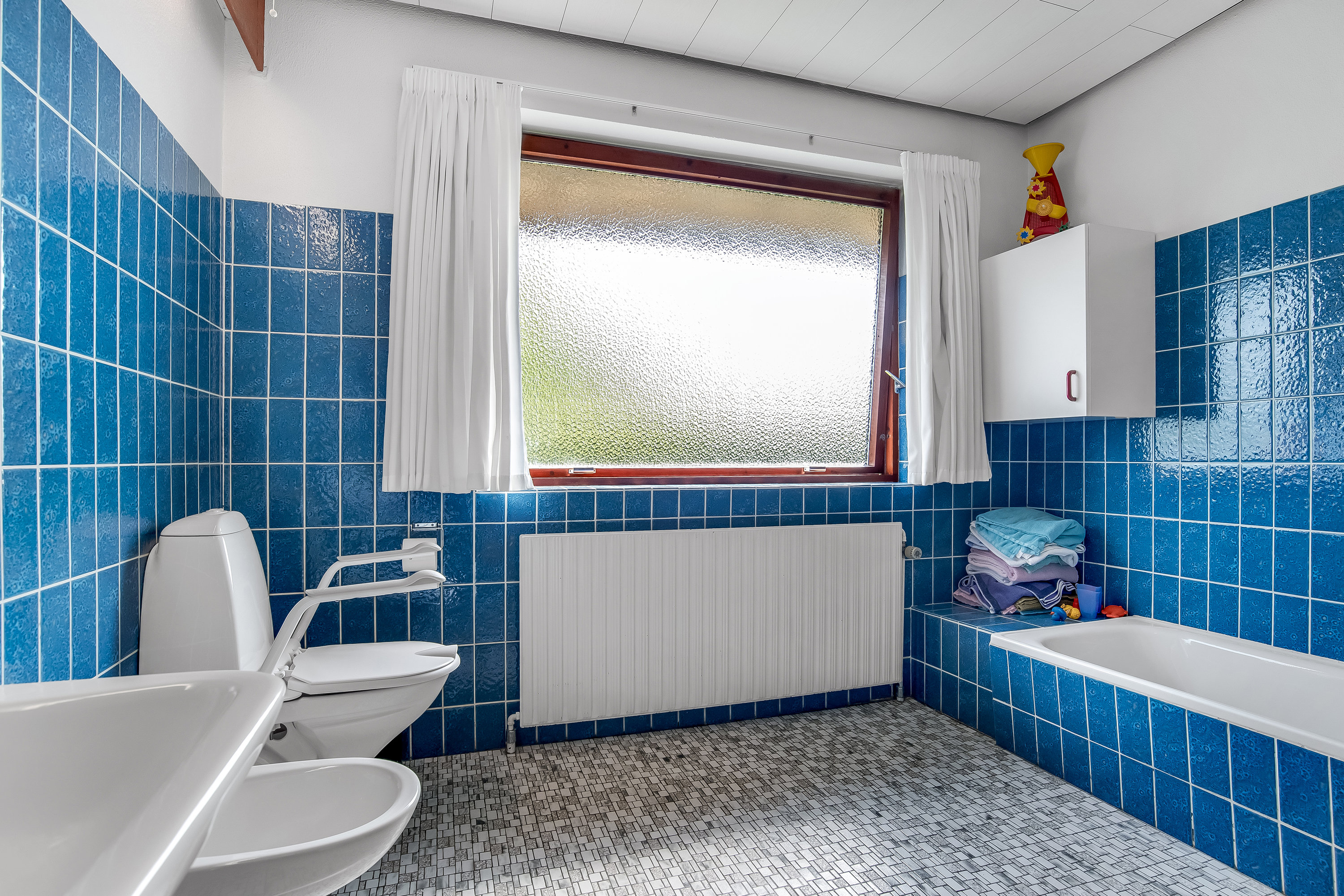 Fremhævet badeværelse billede i fuldskærmstilstand. Billede af Nis Petersens Vej 22, 7620 Lemvig