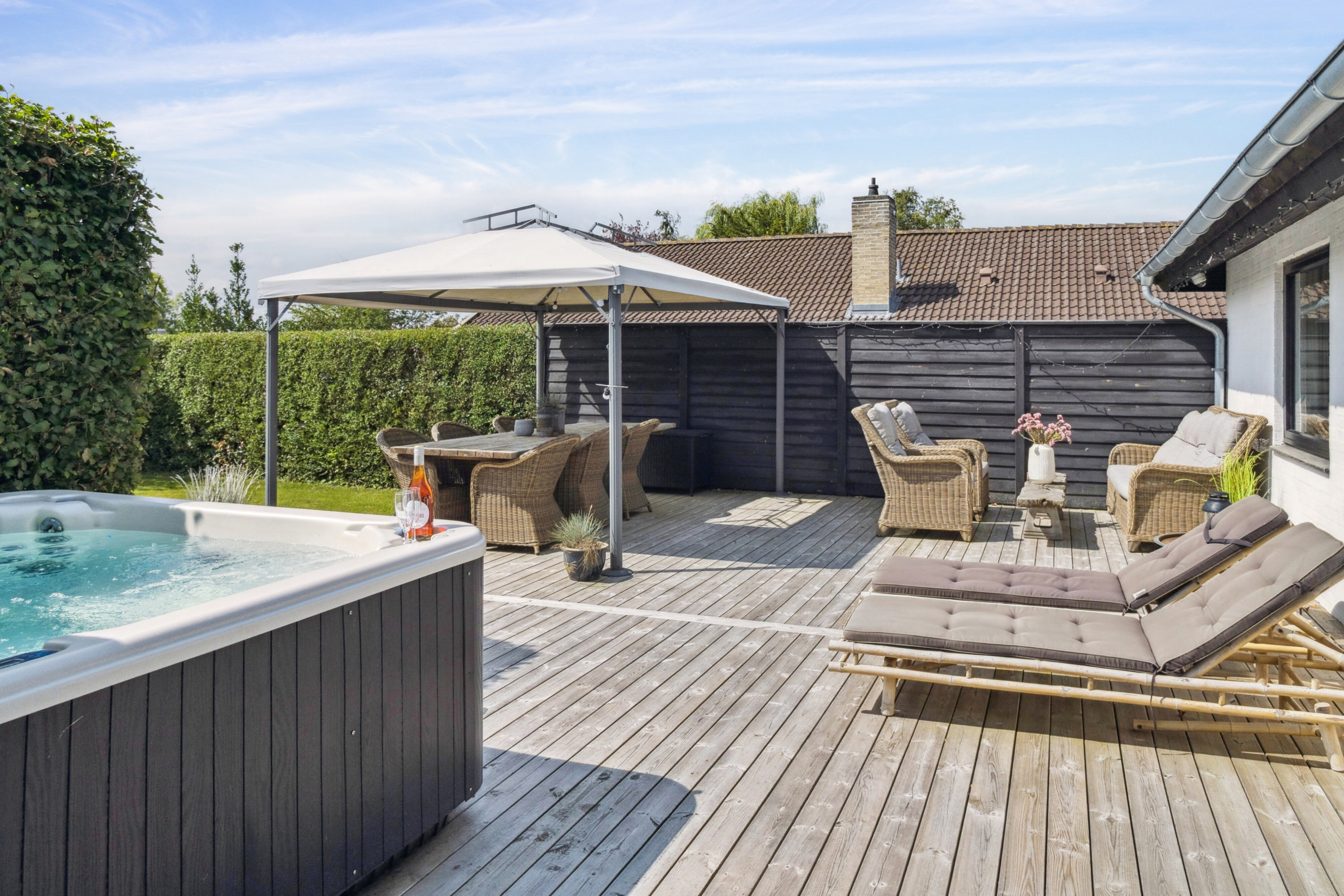 Miniaturebillede 1: terrasse. Billede af Kajakvej 23, 4040 Jyllinge