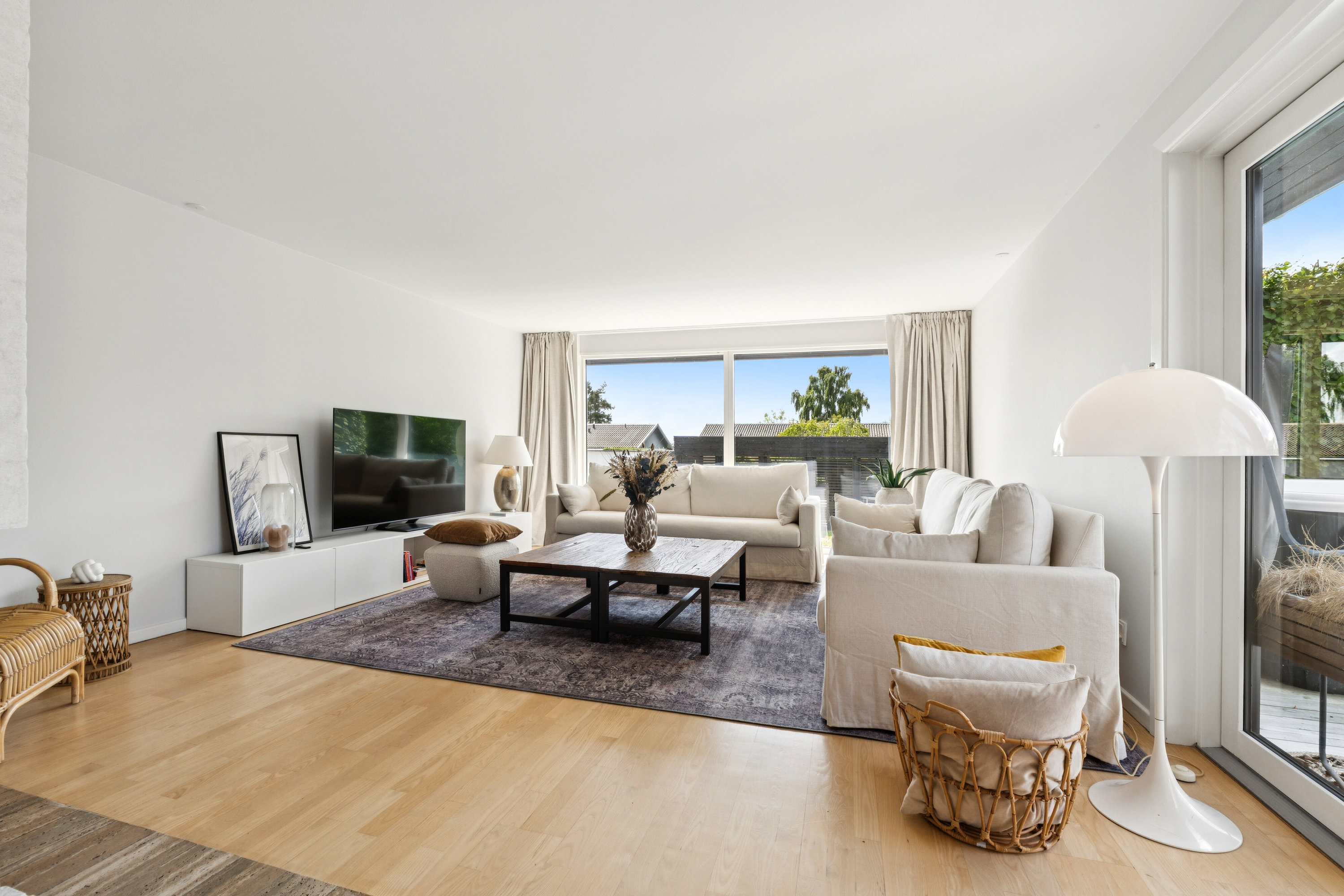 Fremhævet stue billede i fuldskærmstilstand. Billede af Kajakvej 23, 4040 Jyllinge