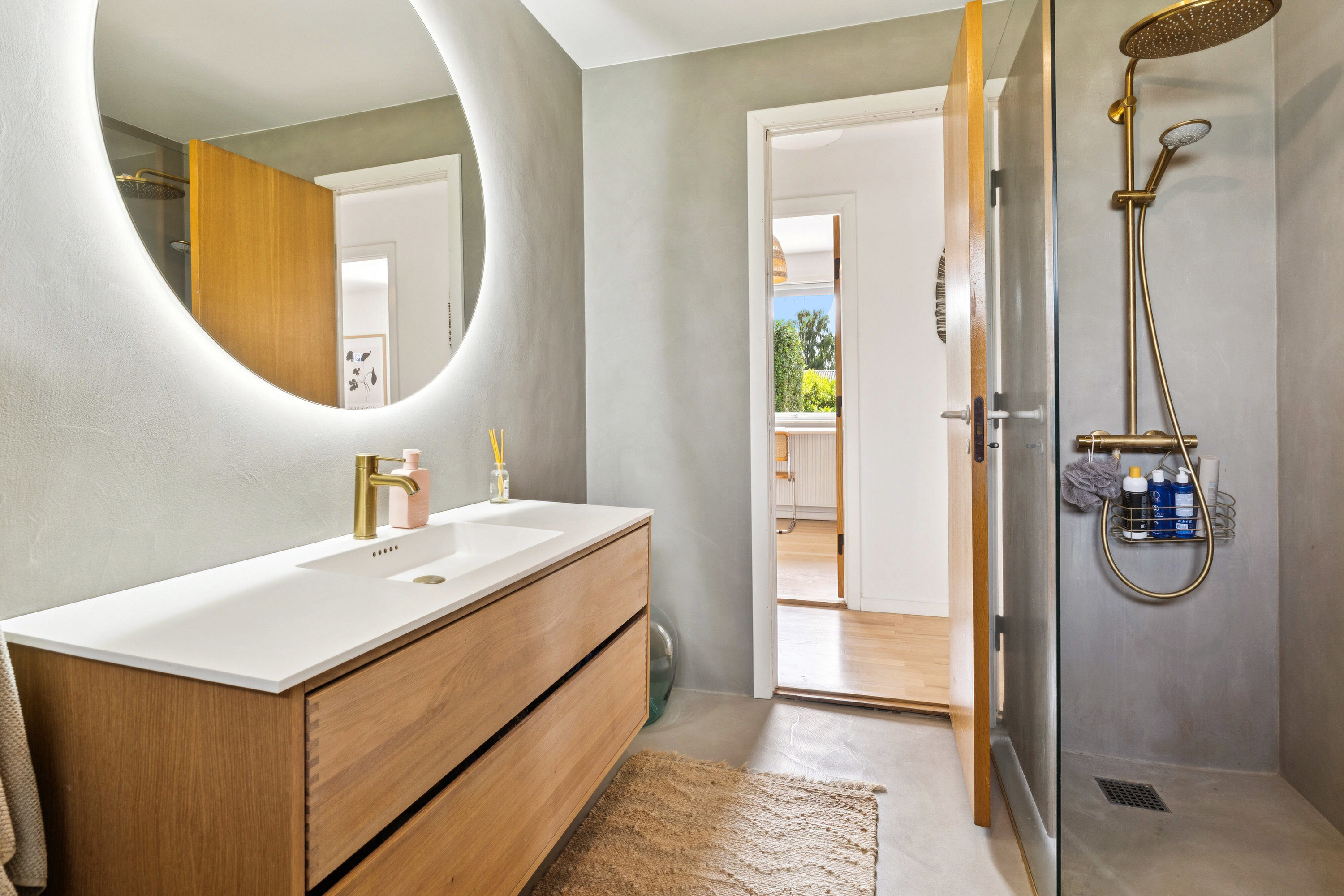 Fremhævet badeværelse billede i fuldskærmstilstand. Billede af Kajakvej 23, 4040 Jyllinge