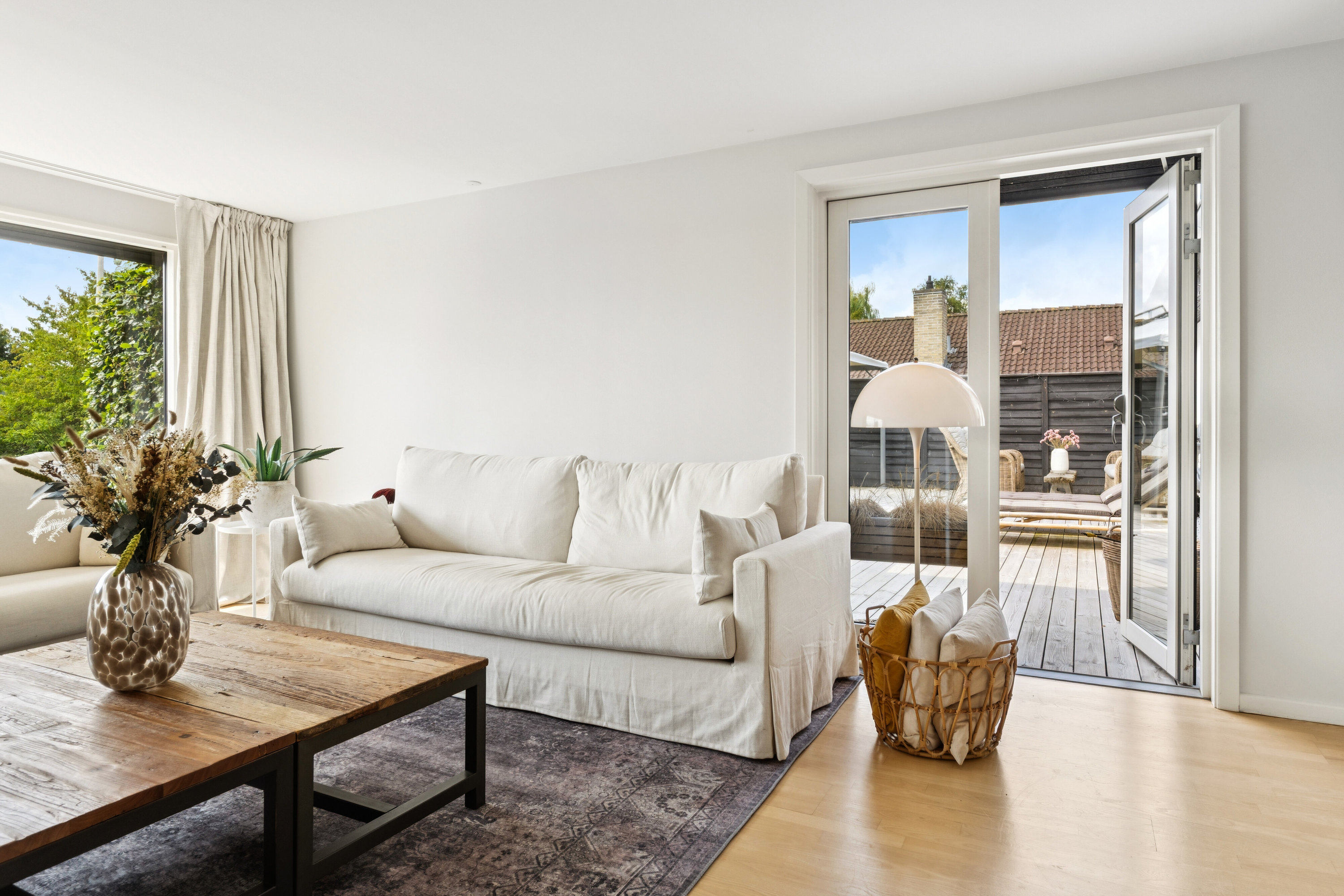 Fremhævet stue billede i fuldskærmstilstand. Billede af Kajakvej 23, 4040 Jyllinge