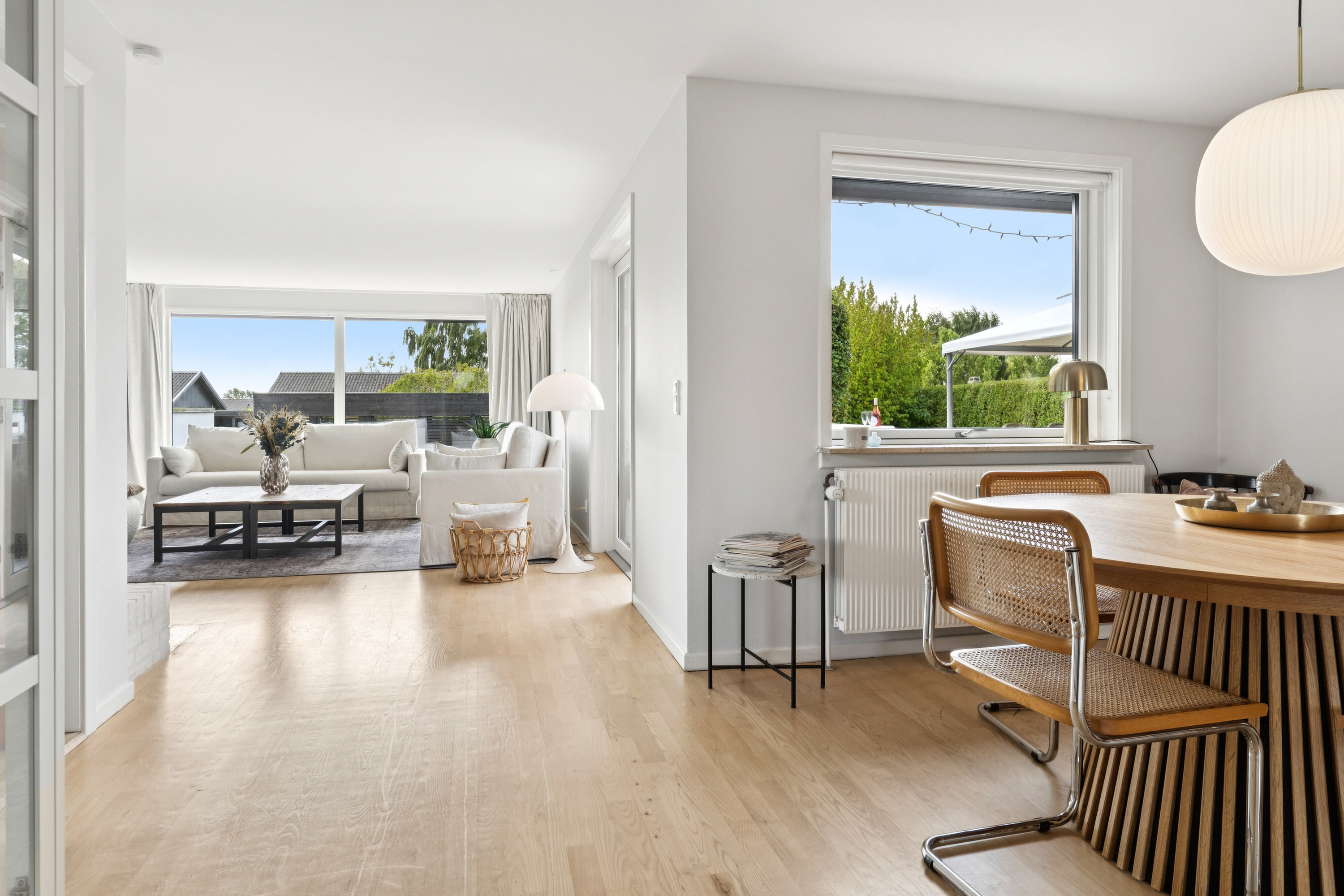 Fremhævet stue billede i fuldskærmstilstand. Billede af Kajakvej 23, 4040 Jyllinge