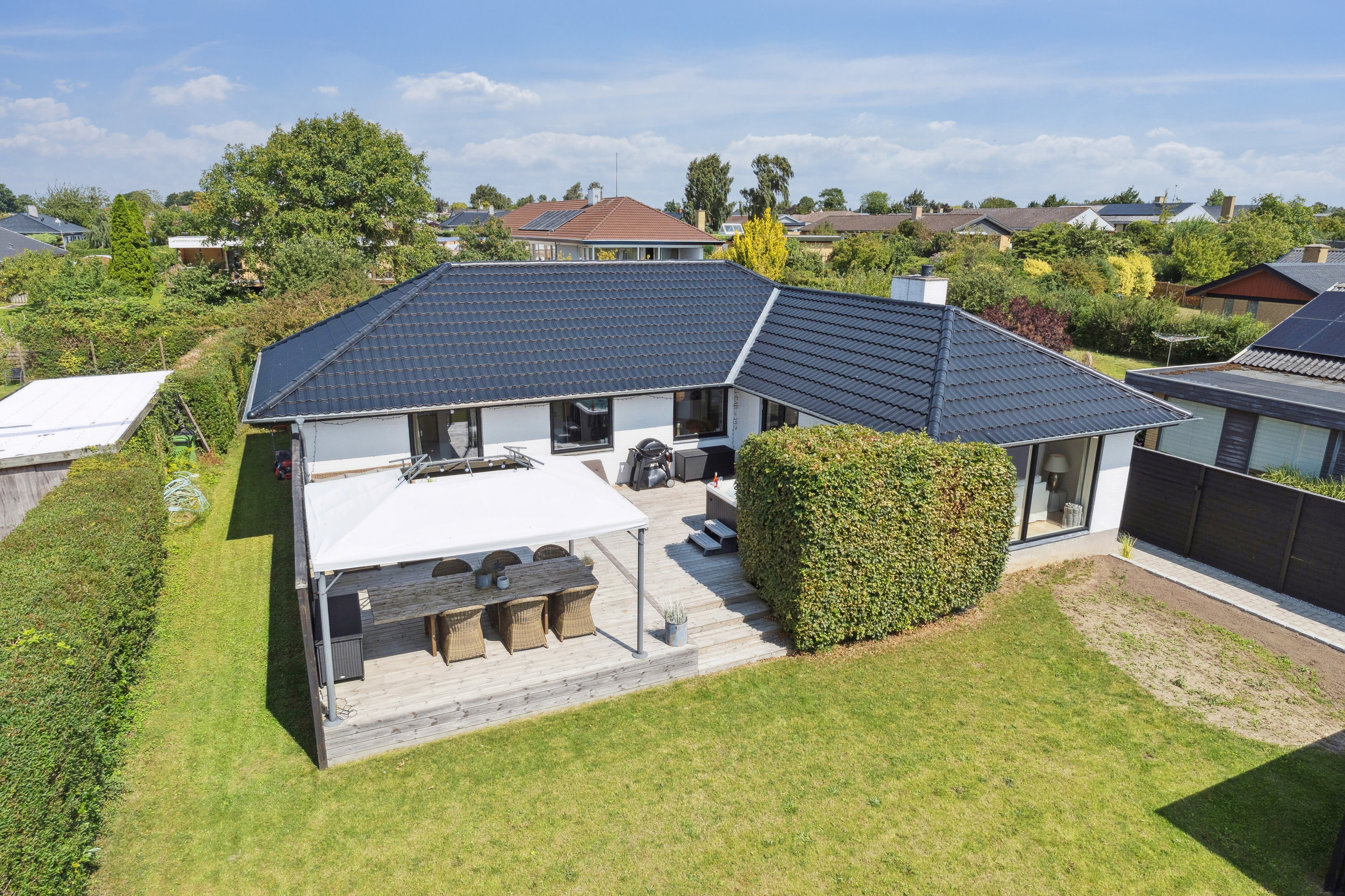 Fremhævet set fra haven billede i fuldskærmstilstand. Billede af Kajakvej 23, 4040 Jyllinge