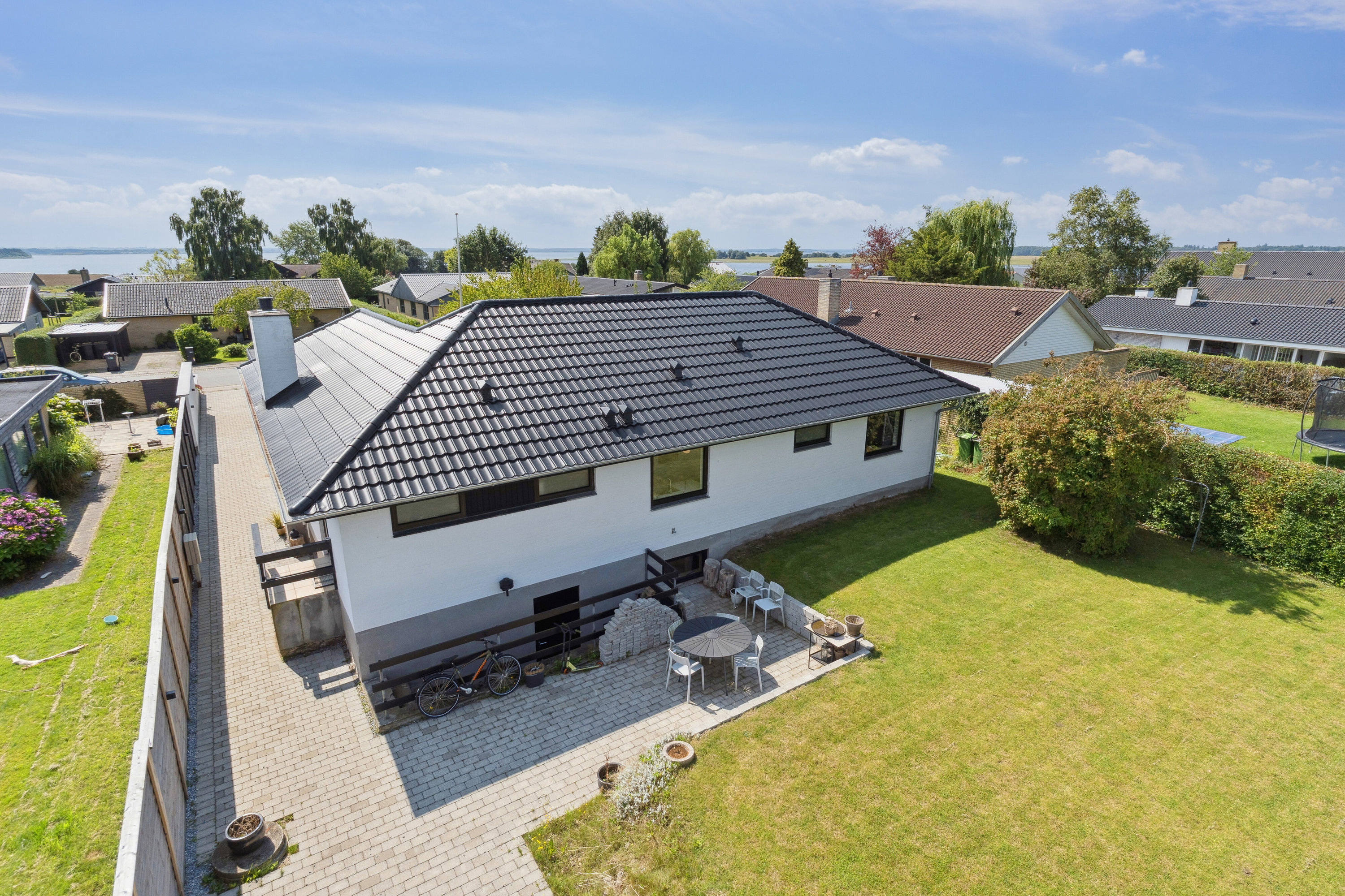 Fremhævet set fra vejen billede i fuldskærmstilstand. Billede af Kajakvej 23, 4040 Jyllinge