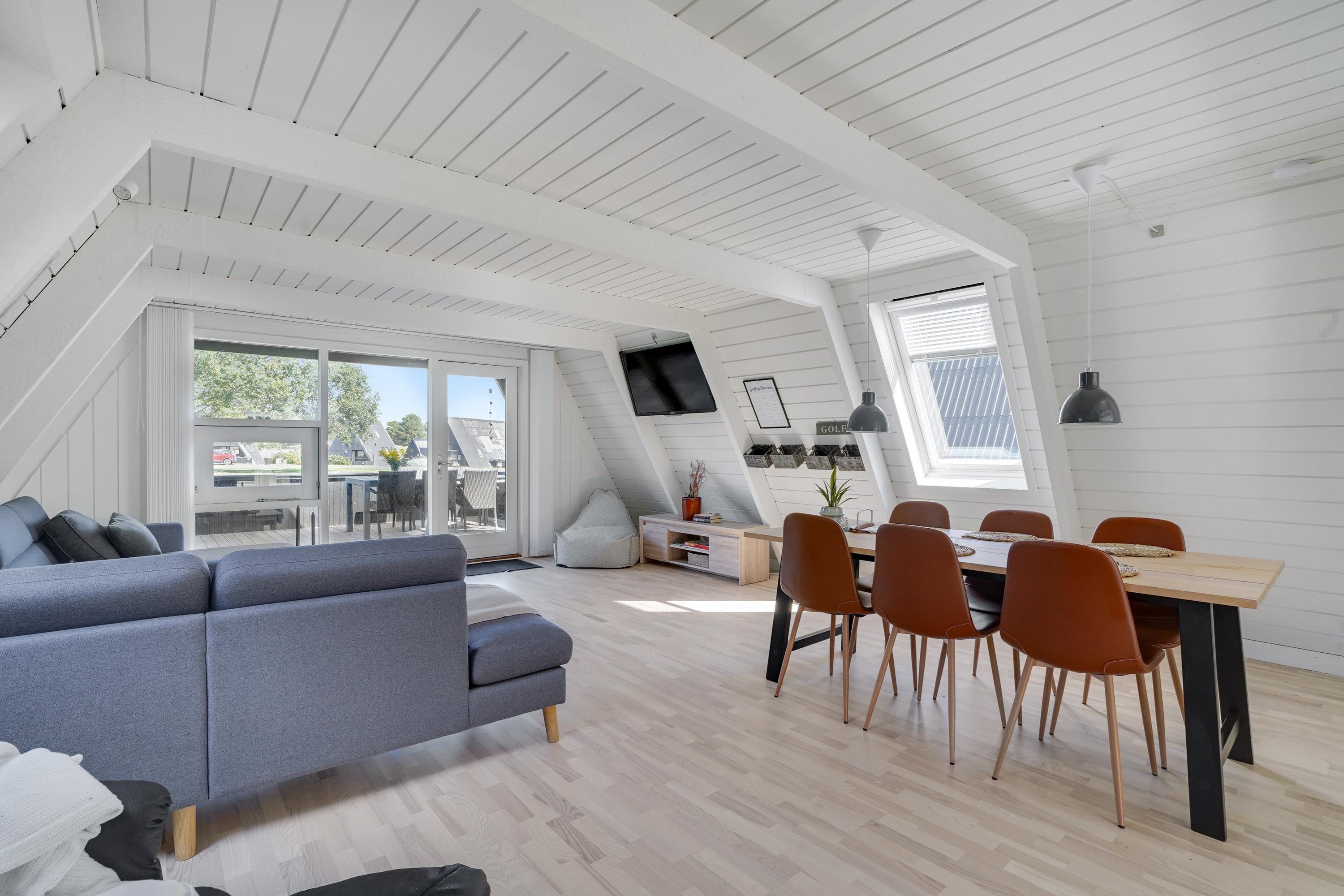 Fremhævet stue billede i fuldskærmstilstand. Billede af Golfsvinget 5, Gatten, 9640 Farsø